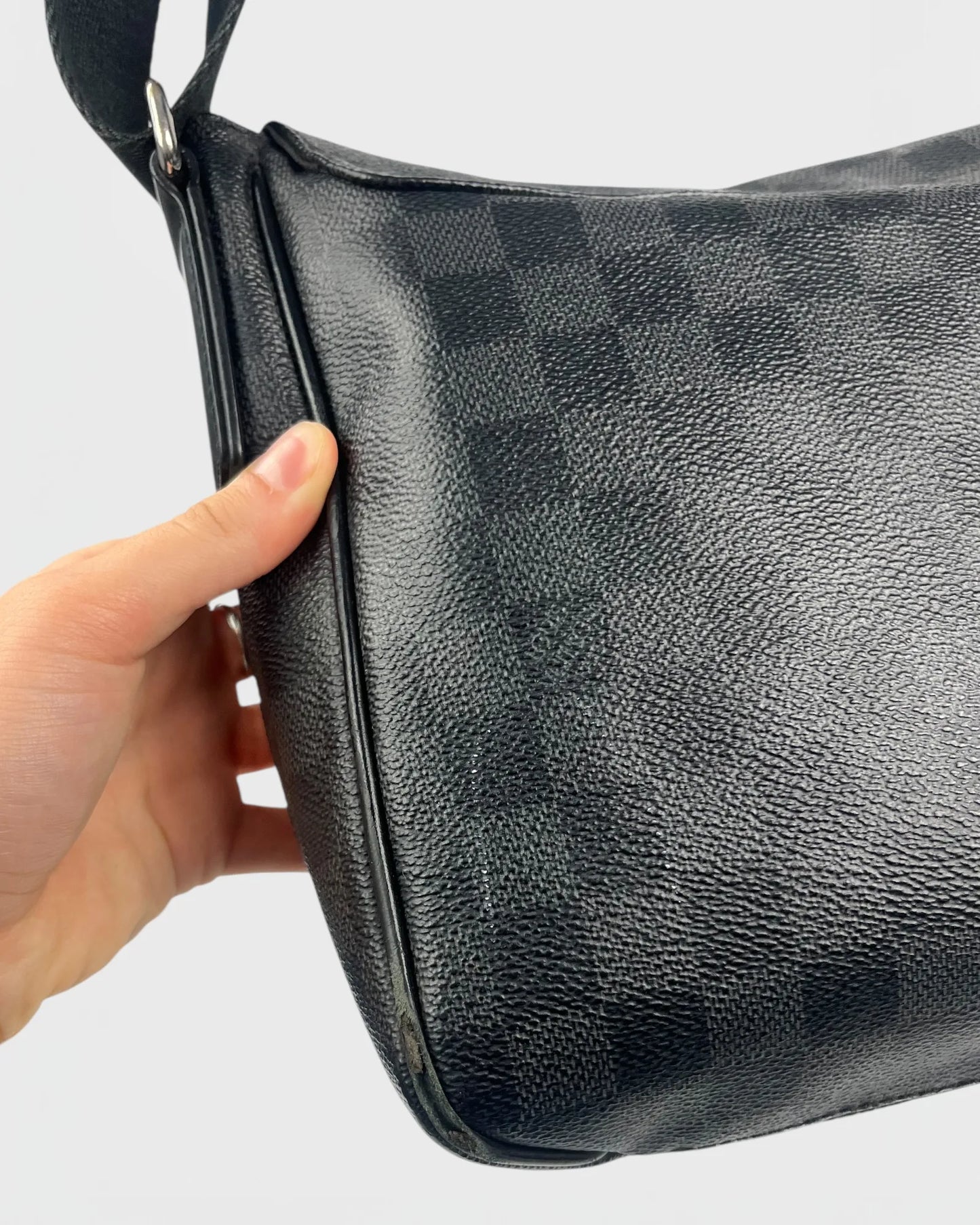 Louis Vuitton damier sacoche