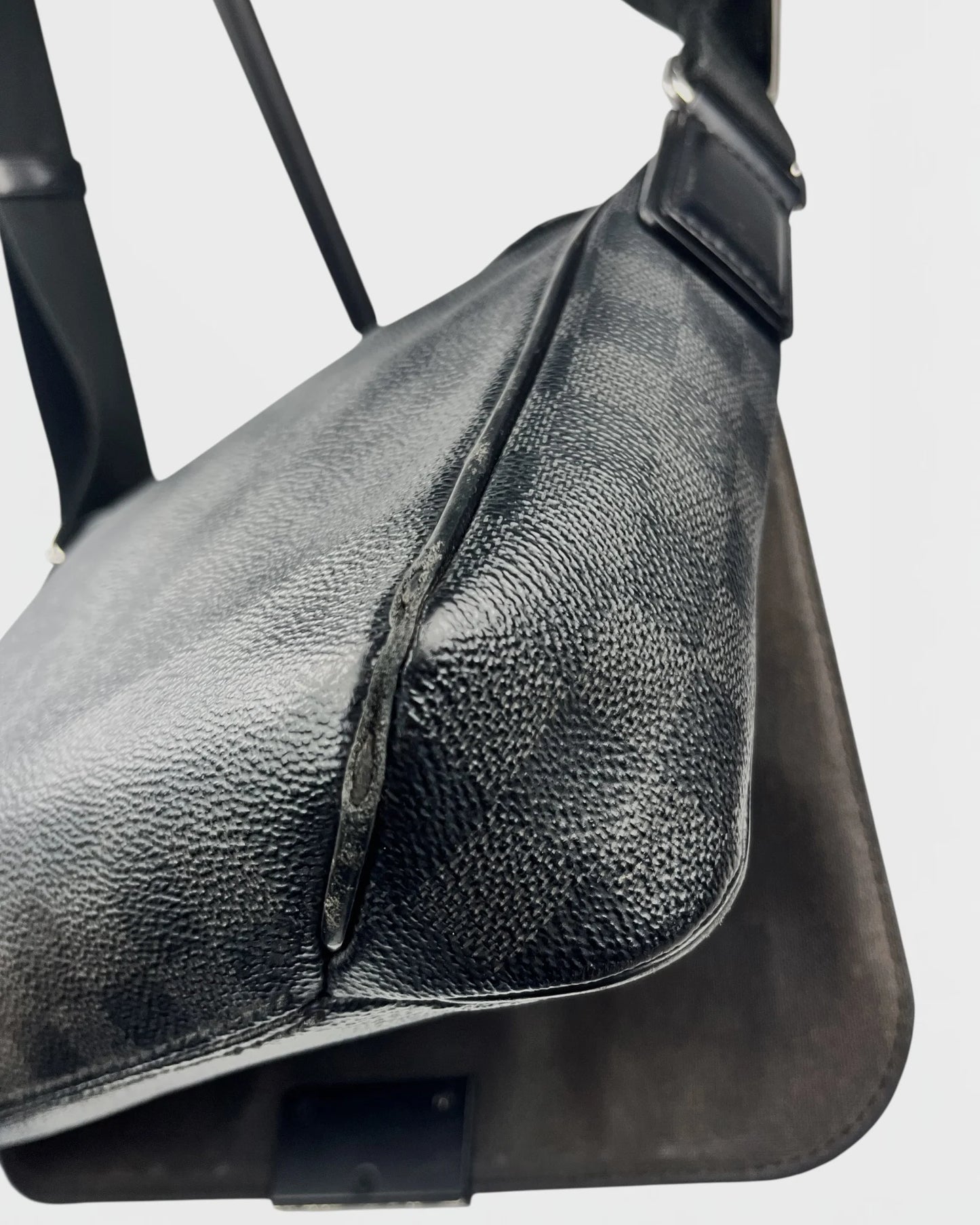 Louis Vuitton damier sacoche