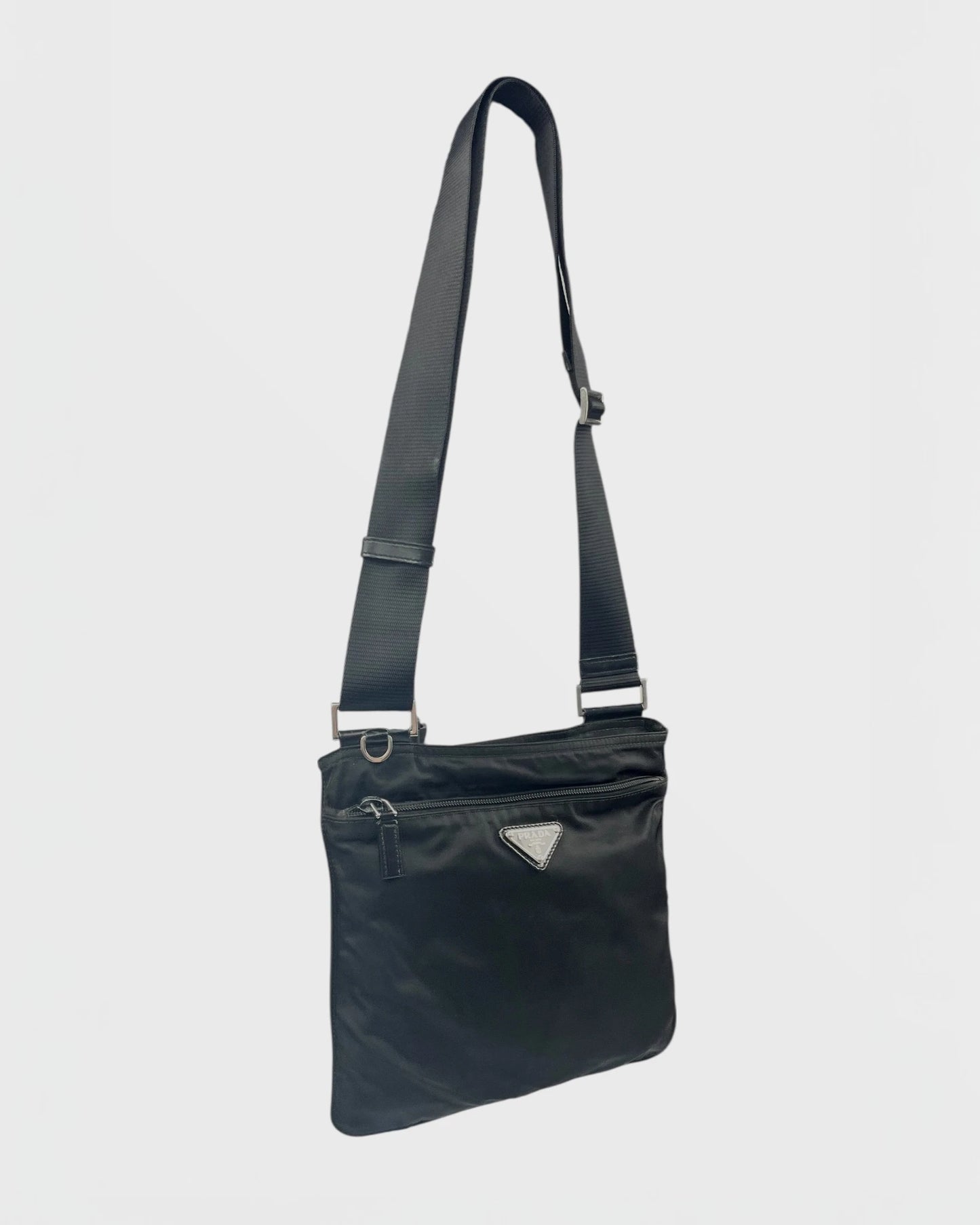 Prada sacoche nylon flat