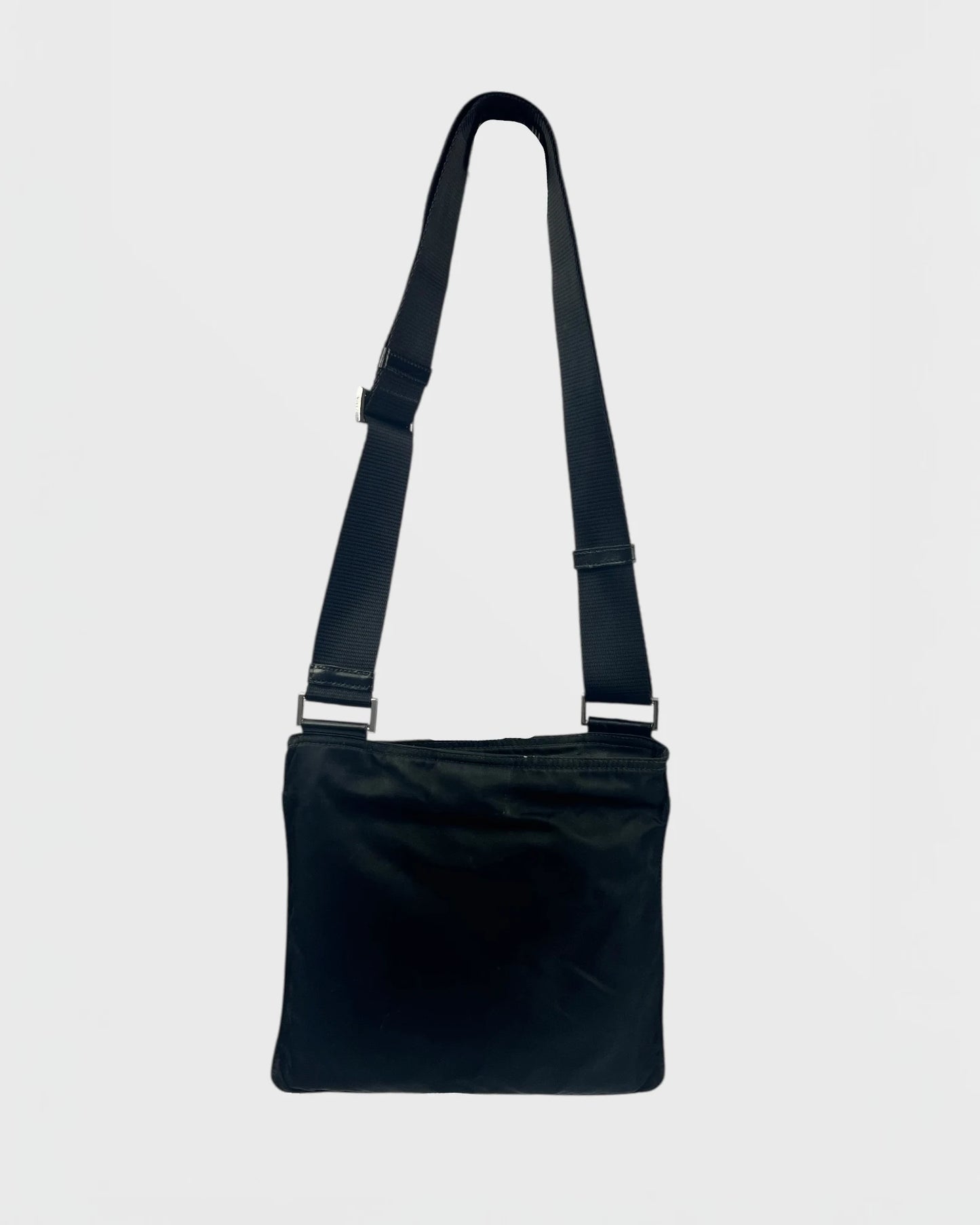 Prada sacoche nylon flat