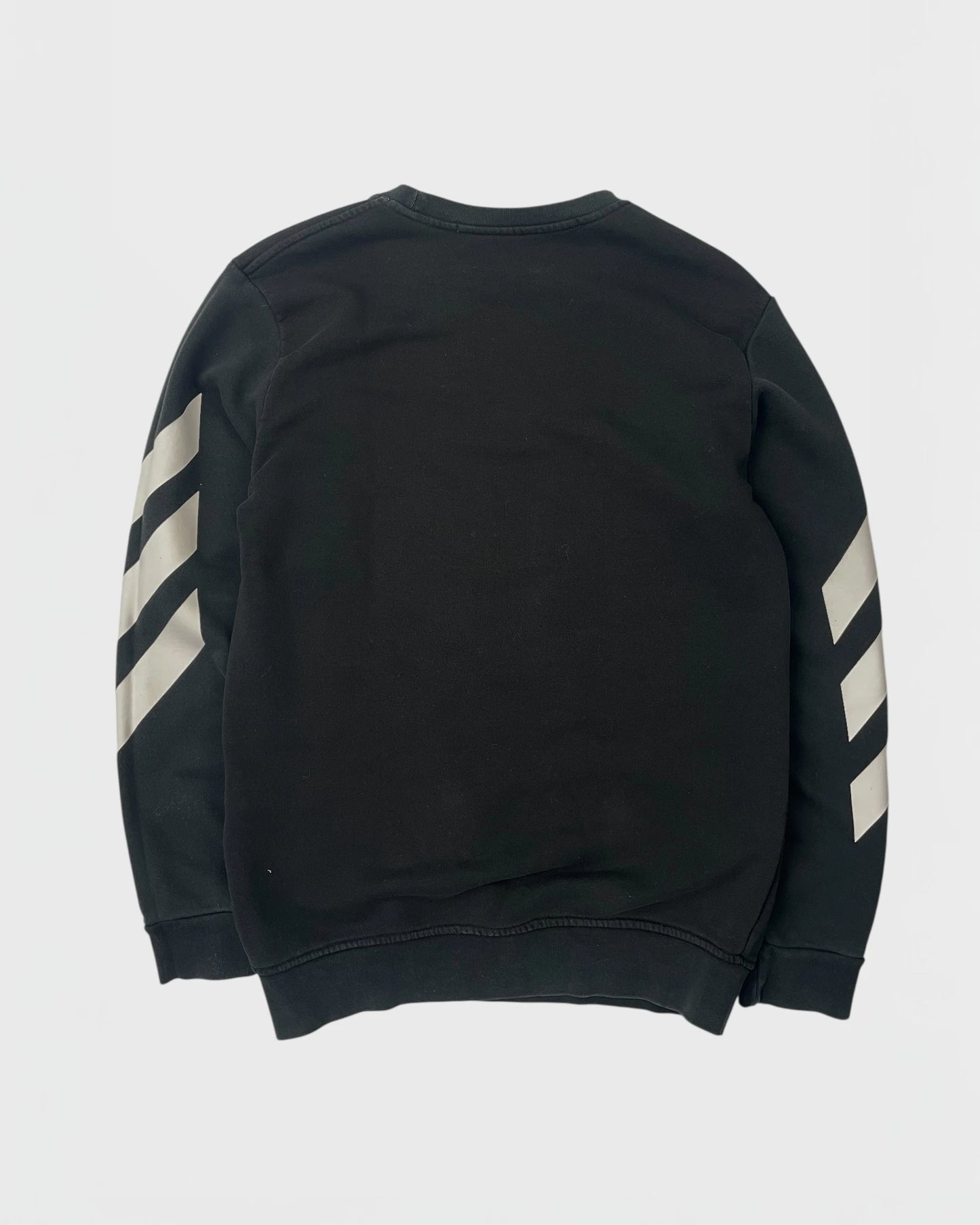 Off-white pull