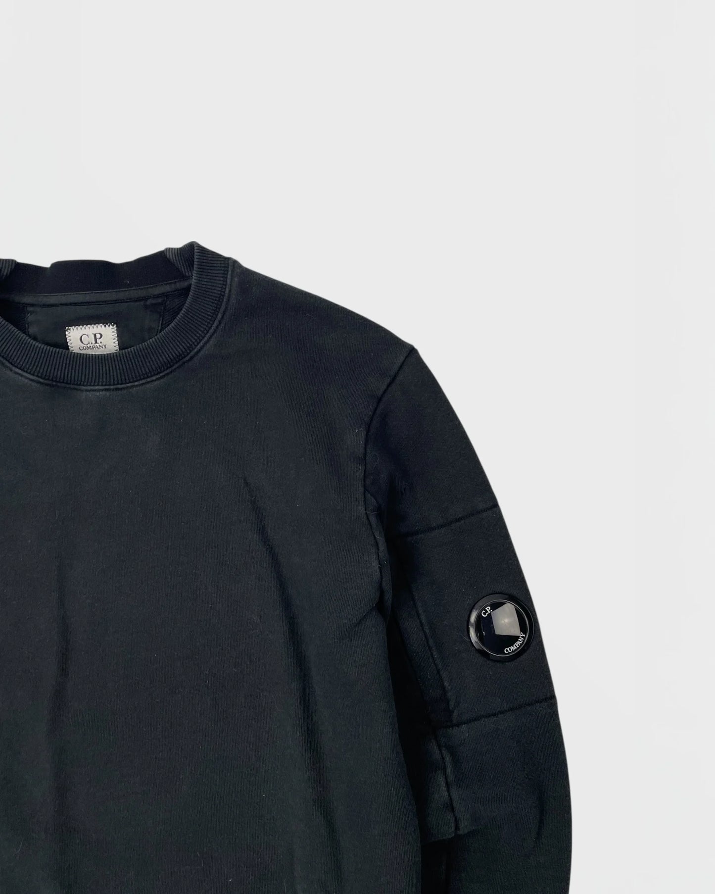 C.P. Company pull