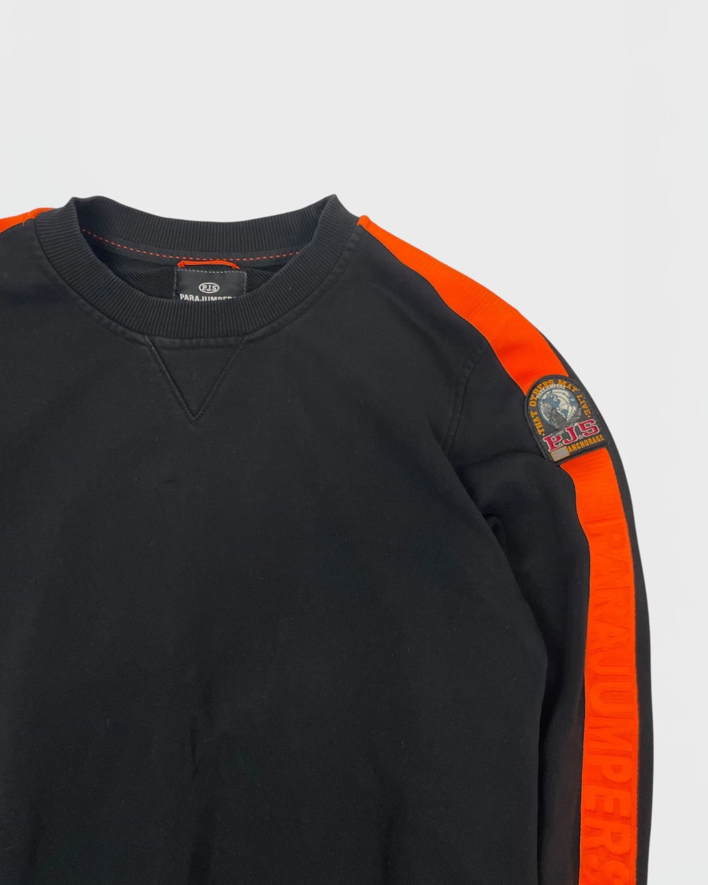 Parajumpers pull