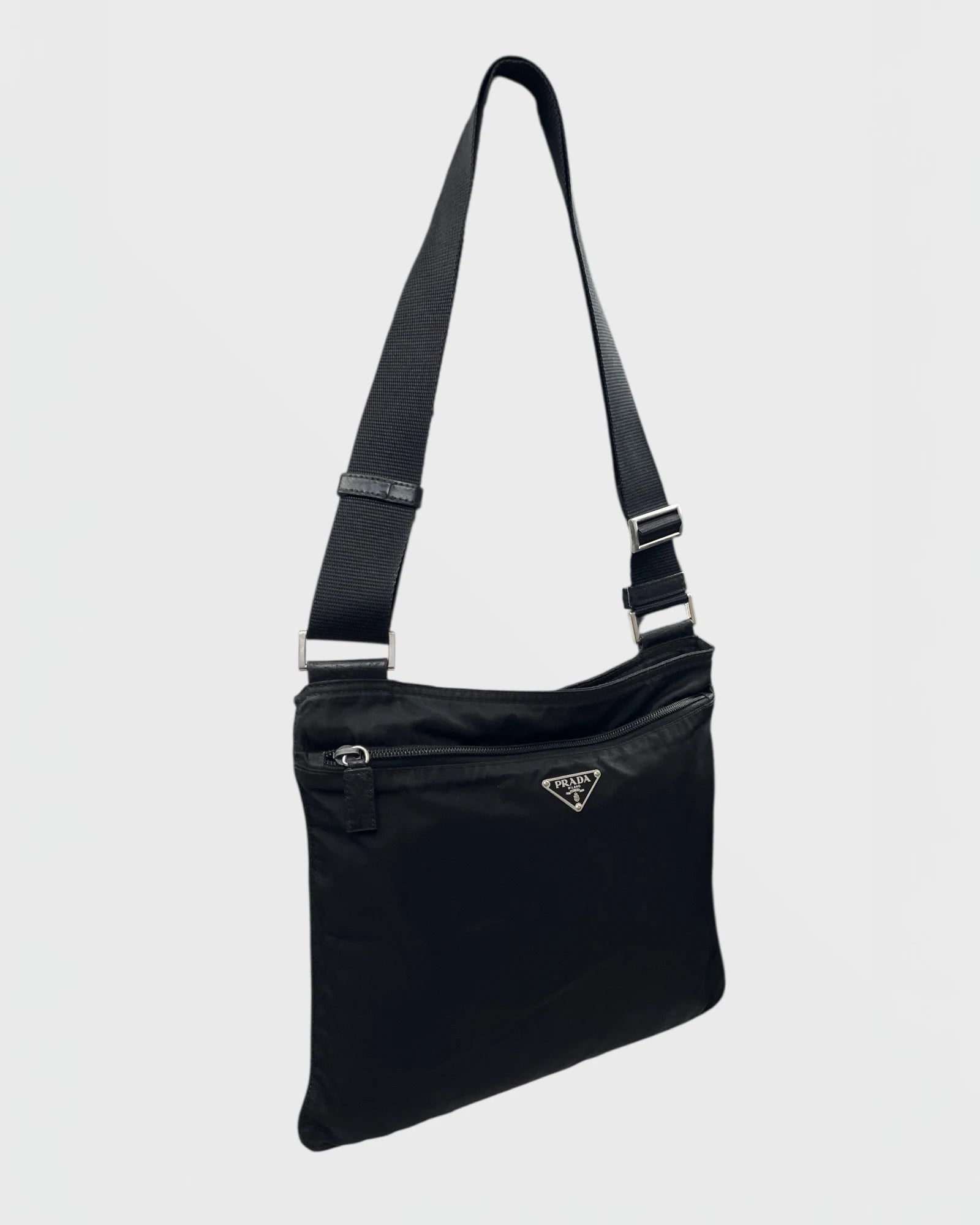 Prada flat bag sacoche