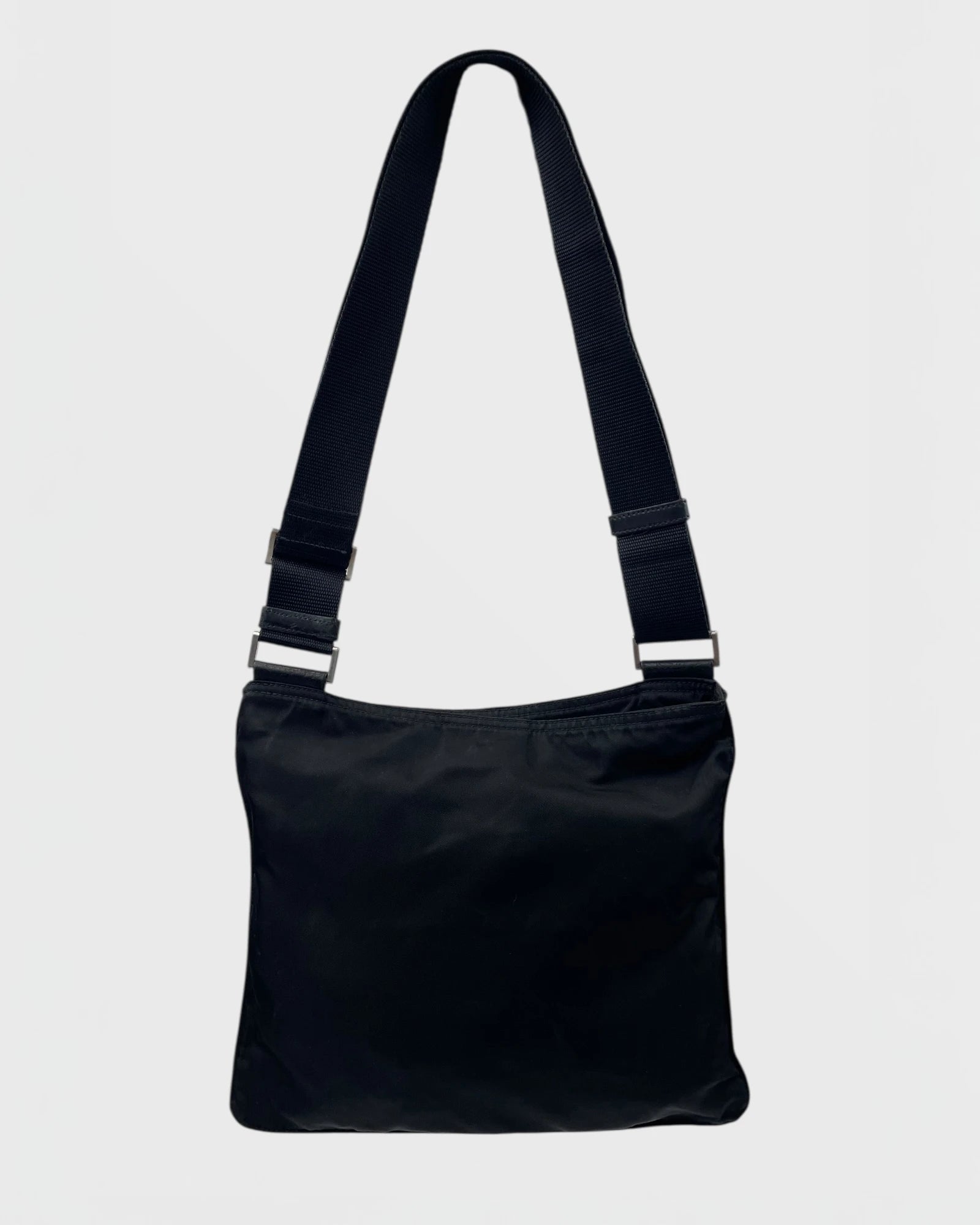 Prada flat bag sacoche