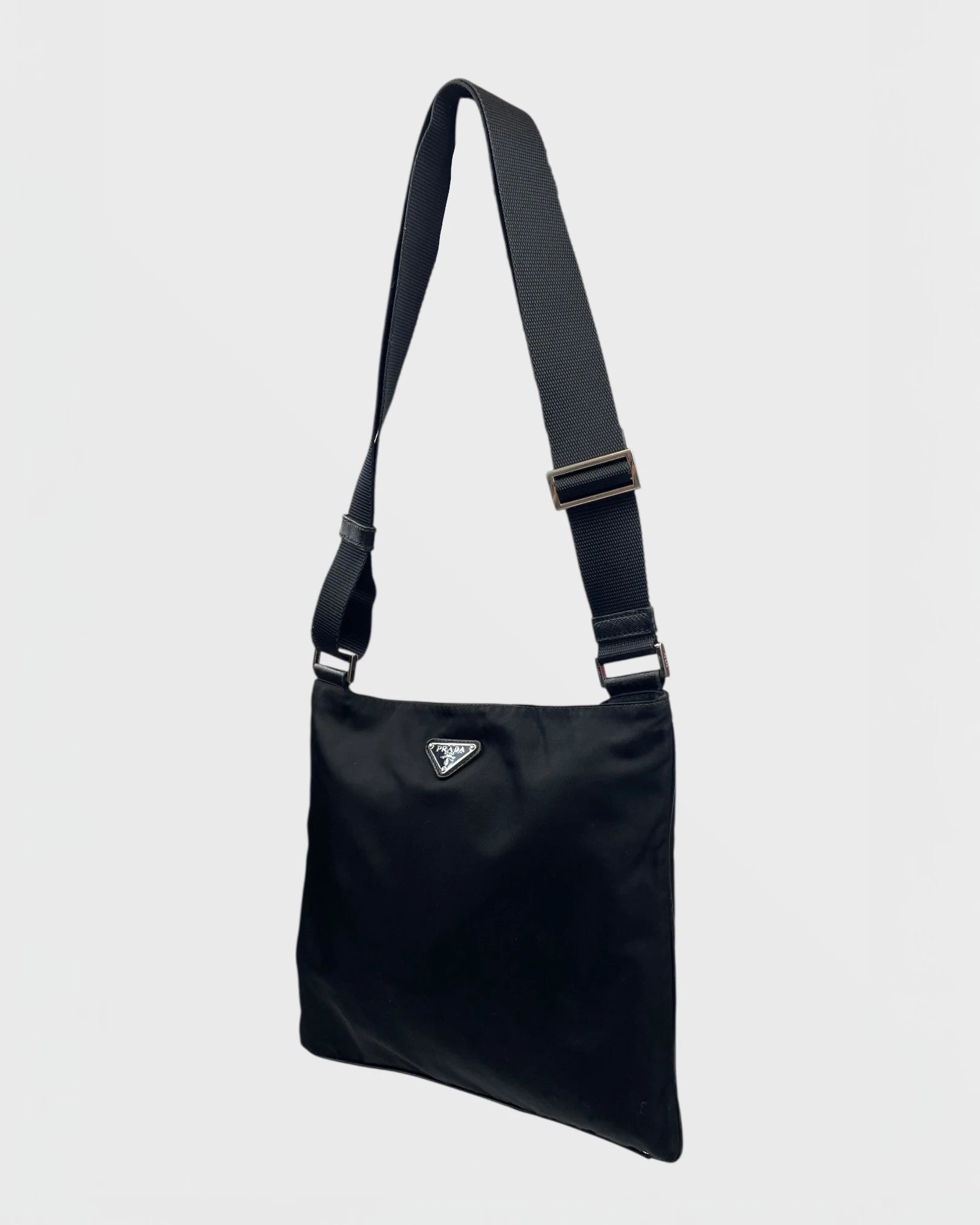 Prada flat bag sacoche