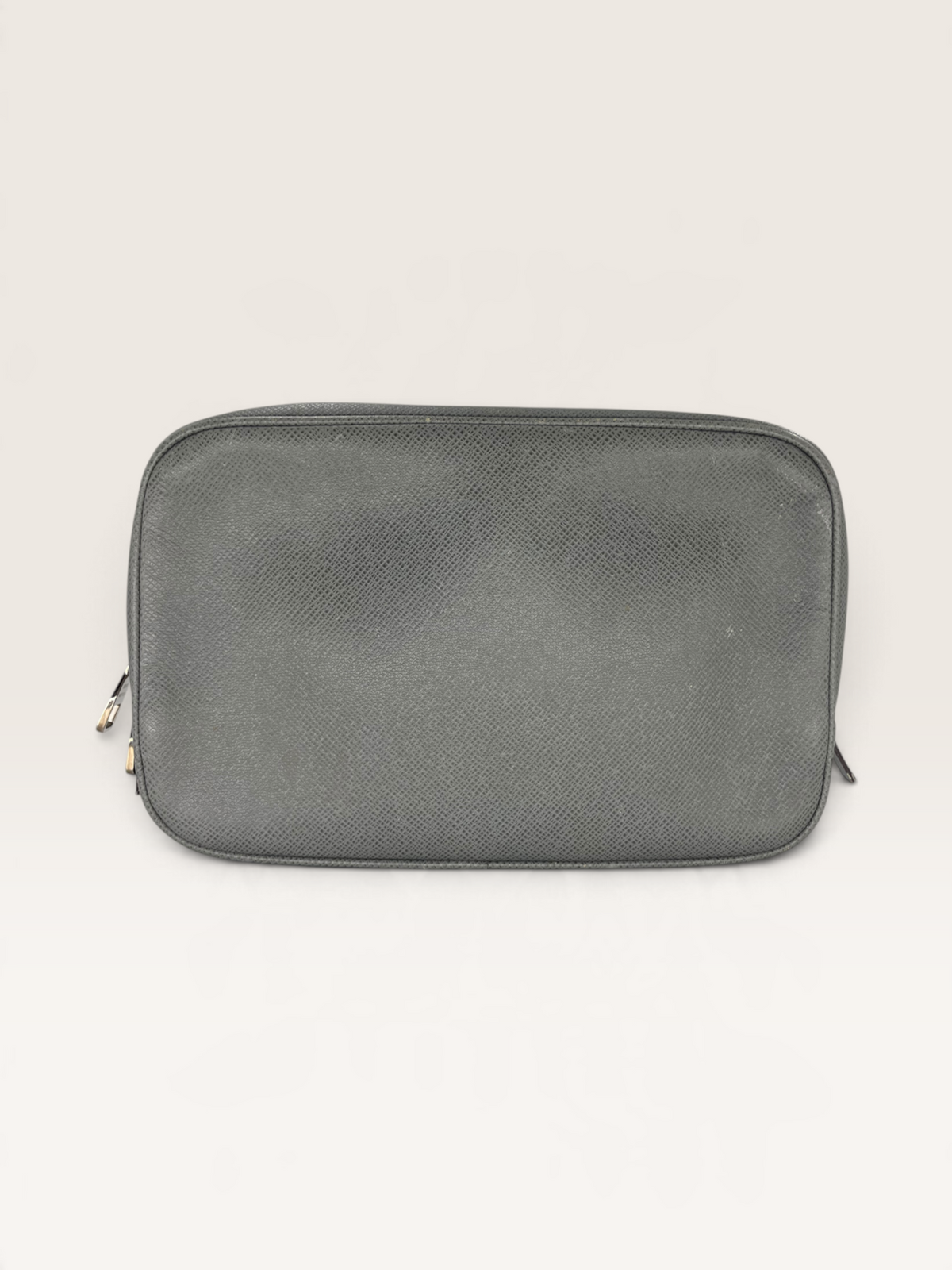 Louis Vuitton Pochette Cuir Tayga Toiletery