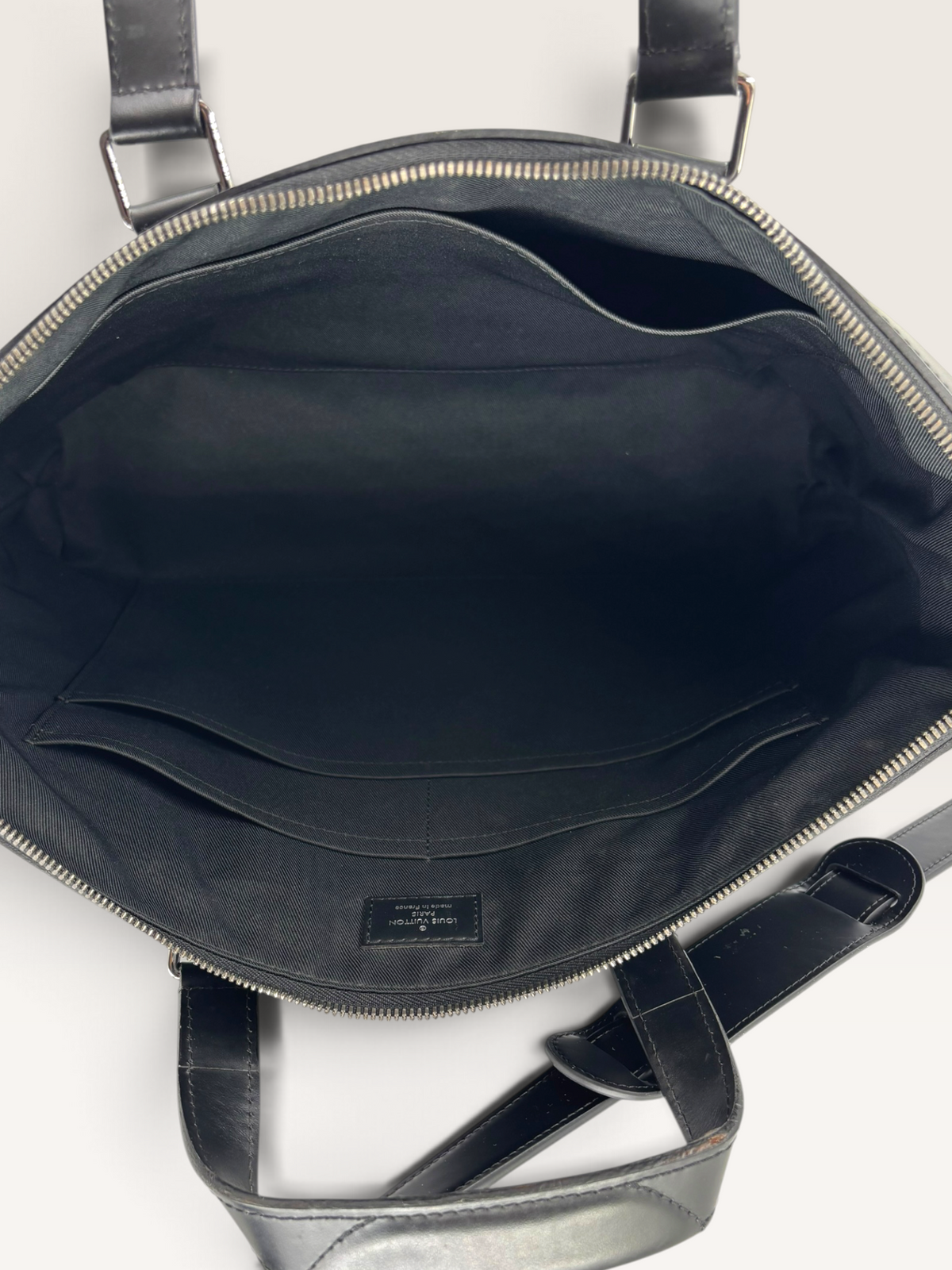 Louis Vuitton 48h explorer porte document bandoulière