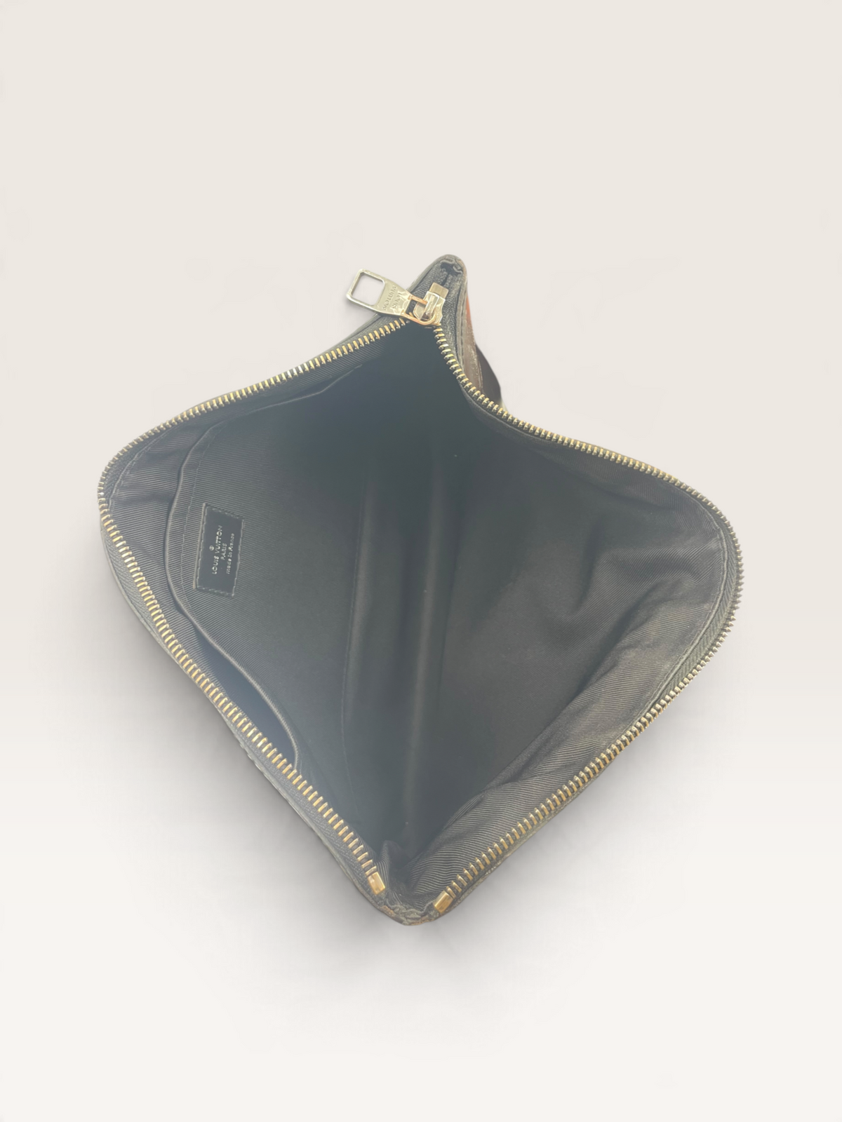 Louis Vuitton pochette Apollo monogramme éclipse