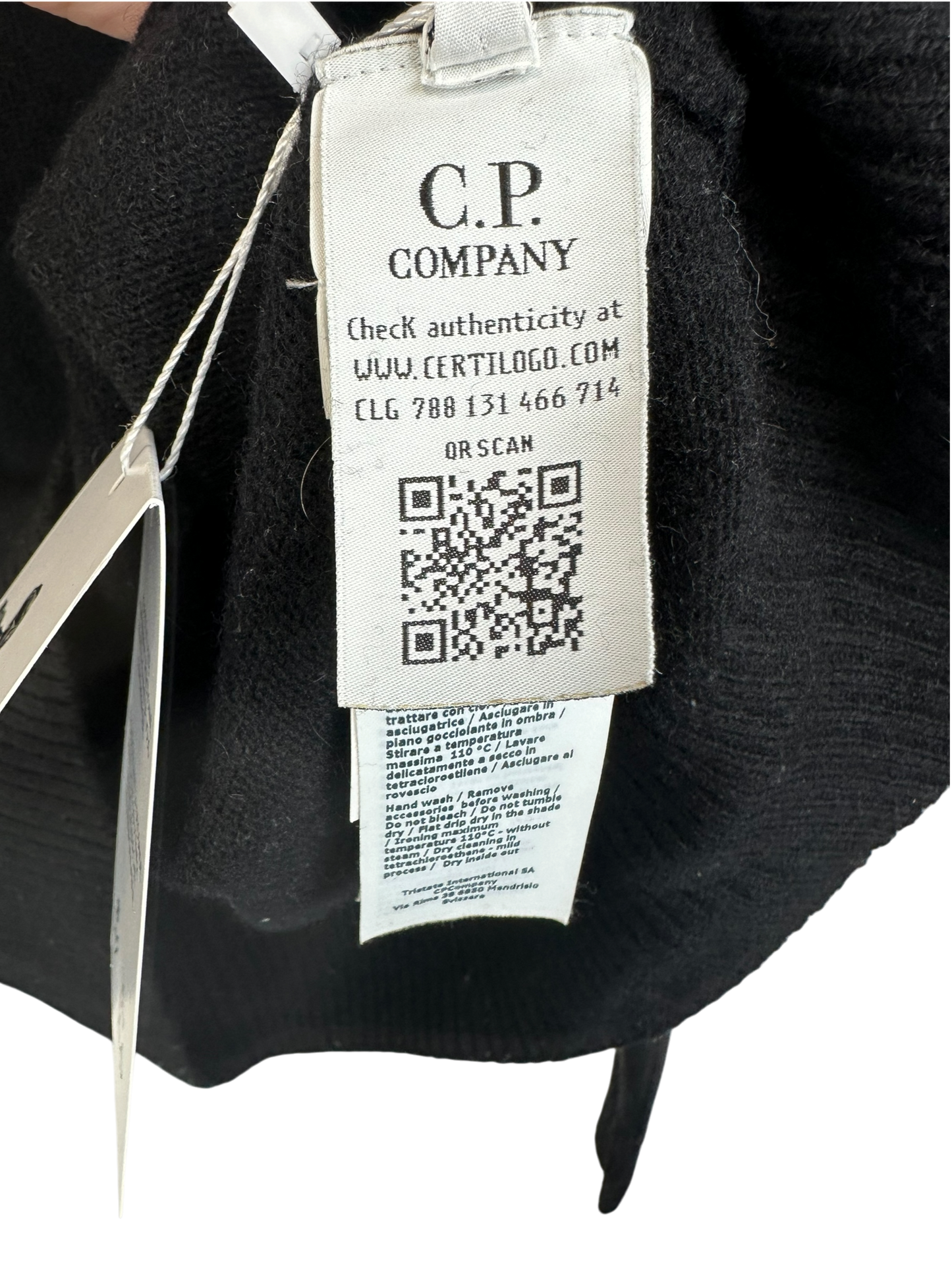 C.P Company Pull