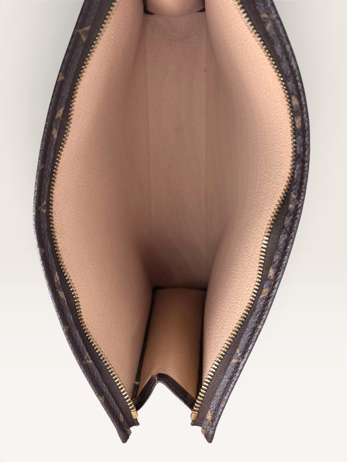 Louis Vuitton pochette de voyage monogramme