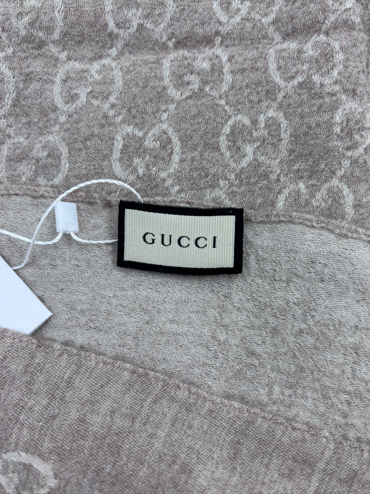 Gucci châle beige