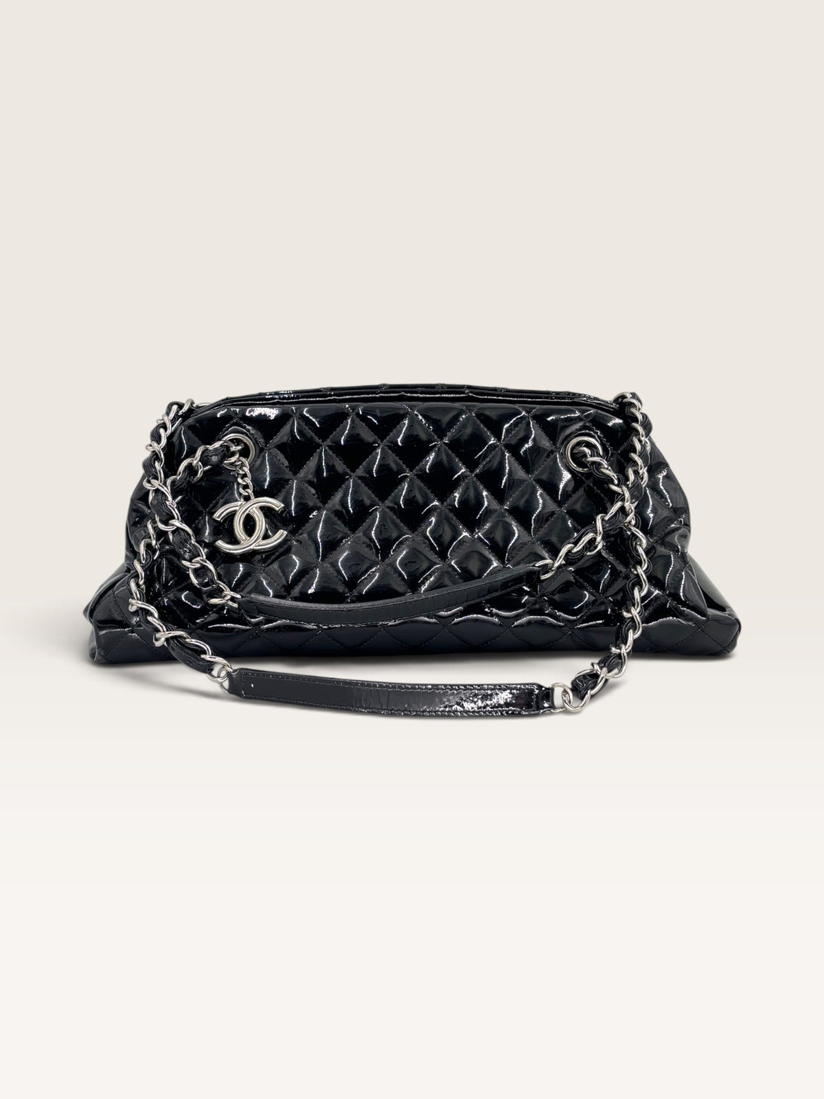 Chanel Mademoiselle sac a main cuir vernis