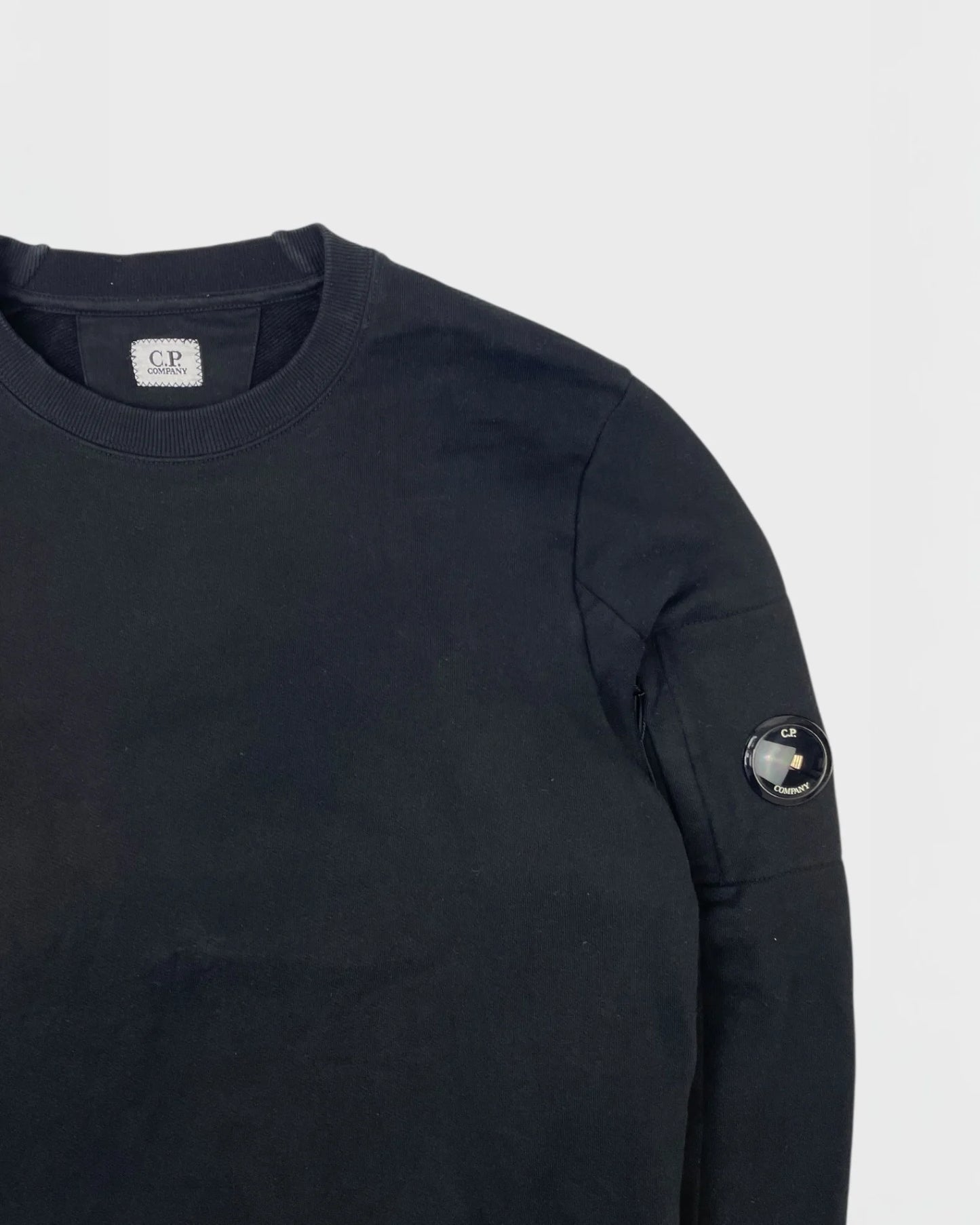 C.P. Company pull