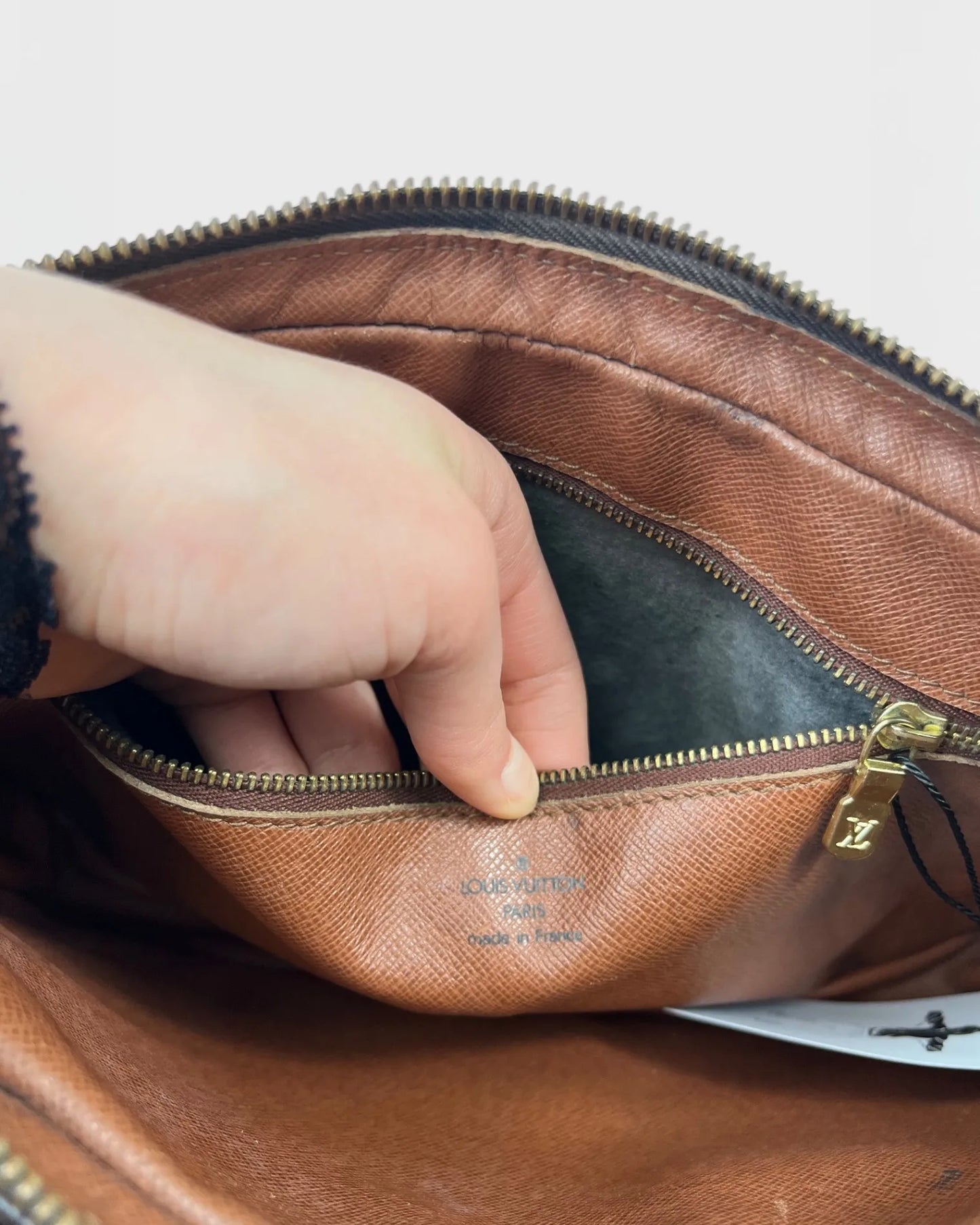 Louis Vuitton pochette dragonne