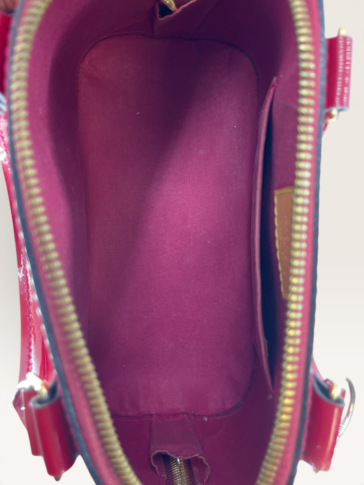 Louis Vuitton sac à main bébé Alma cuir vernis