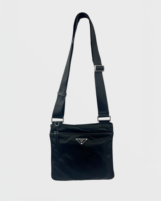Prada sacoche nylon flat