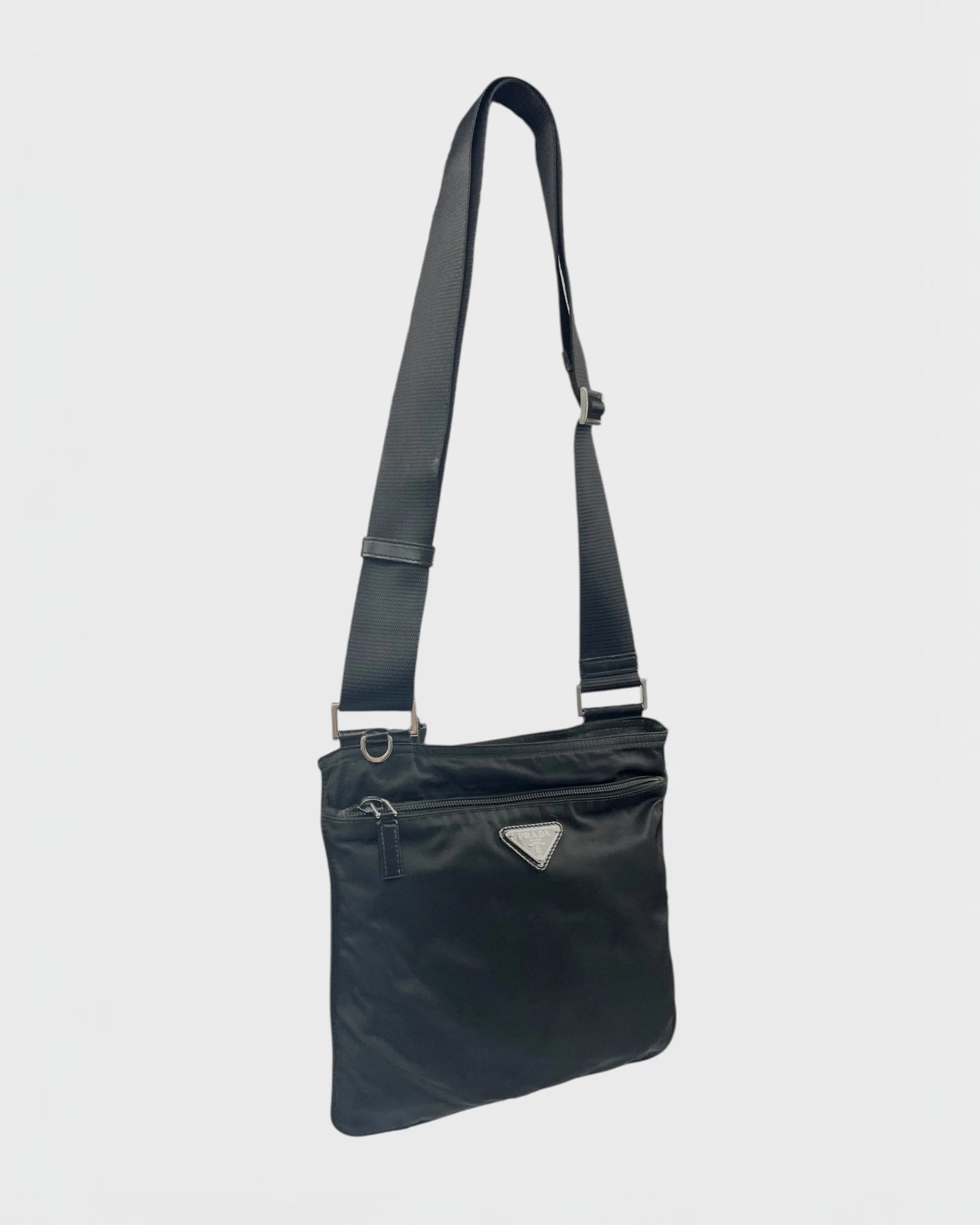 Prada sacoche nylon flat