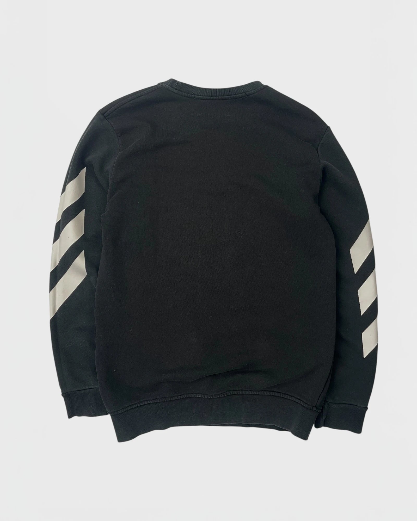 Off-white pull