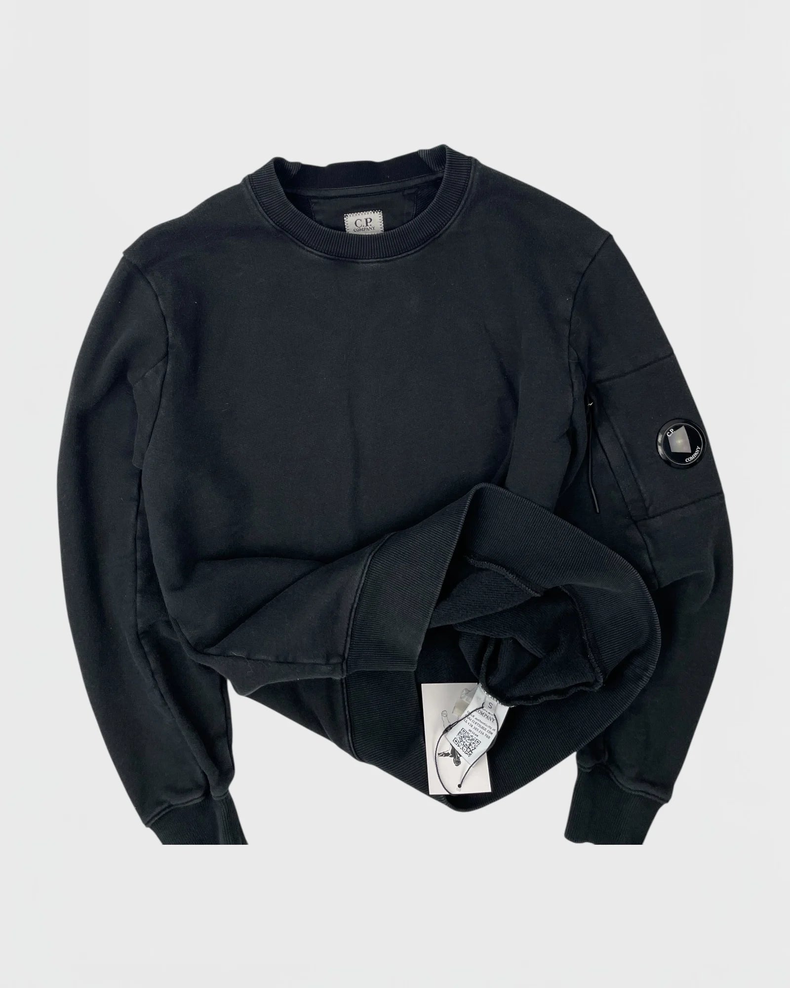 C.P. Company pull