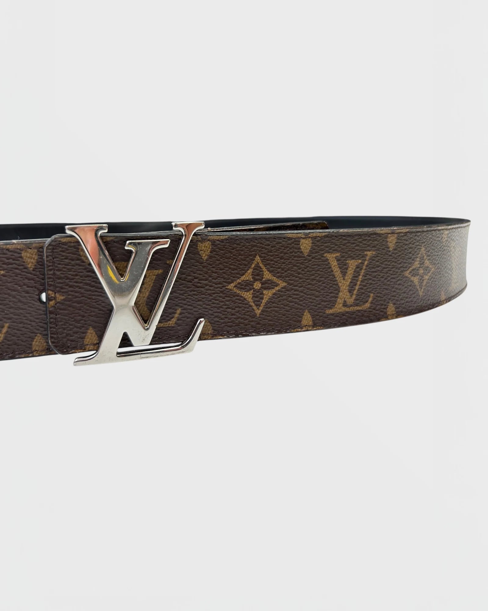 Louis Vuitton initial ceinture