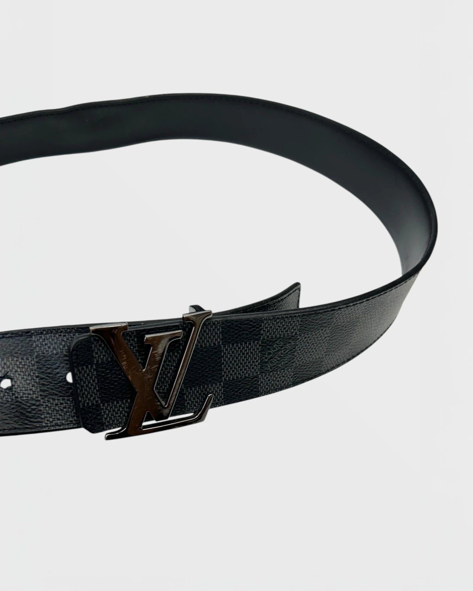 Louis Vuitton initial ceinture
