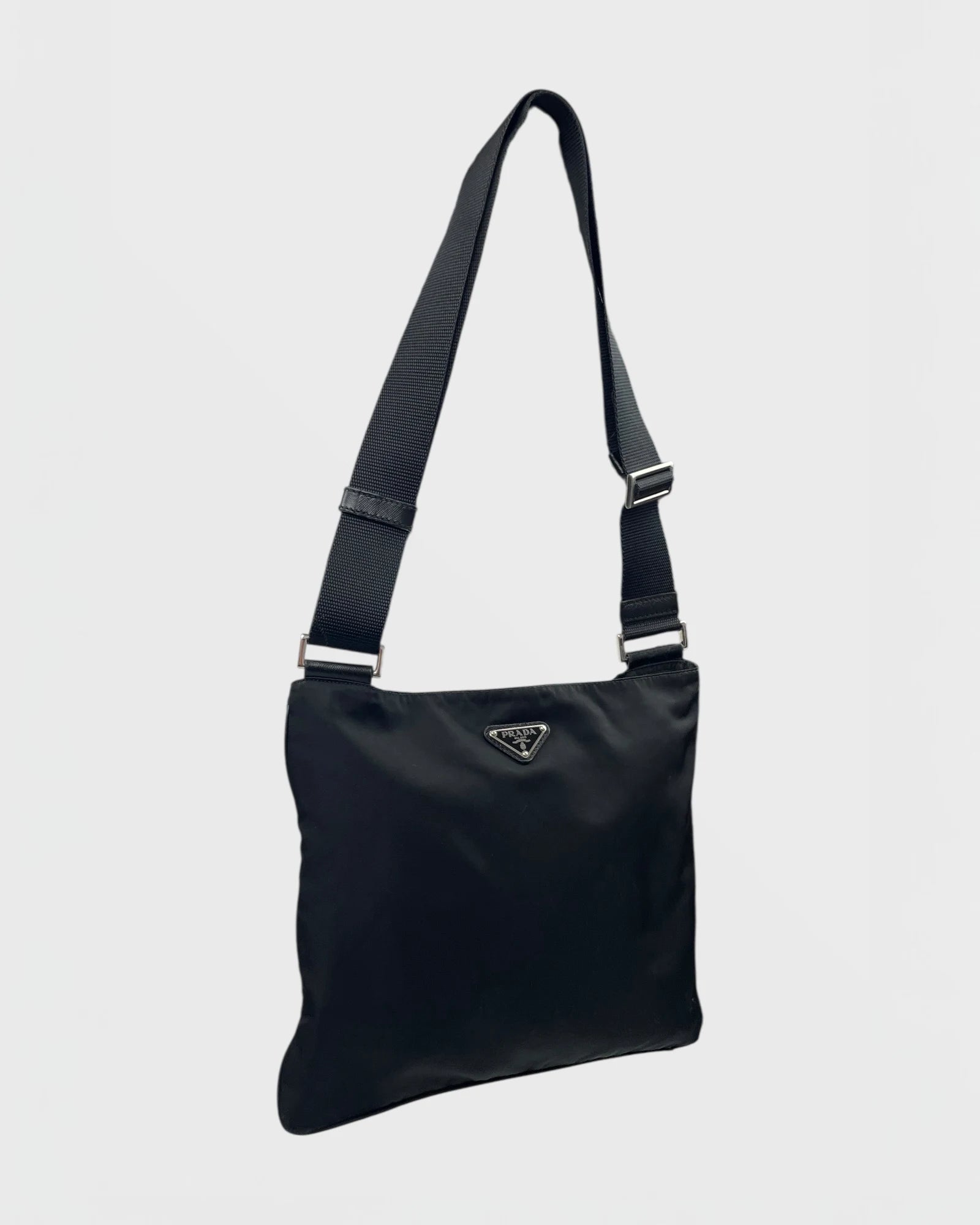 Prada flat bag sacoche