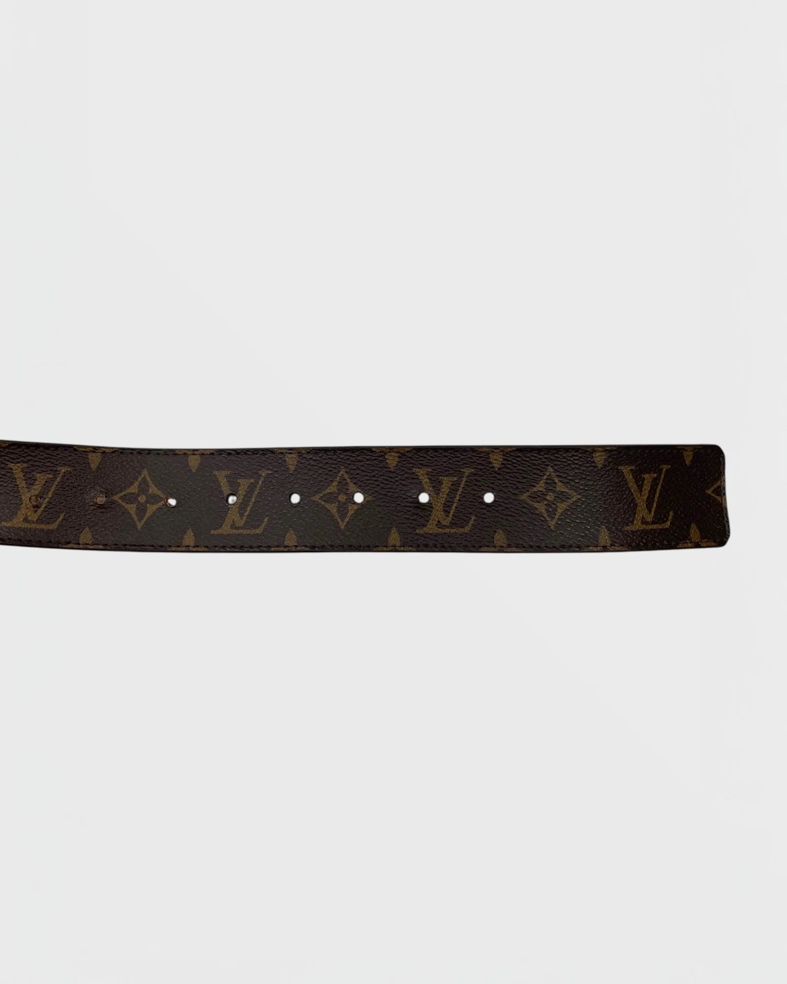 Louis Vuitton initial ceinture