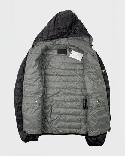 Prada doudoune triangle