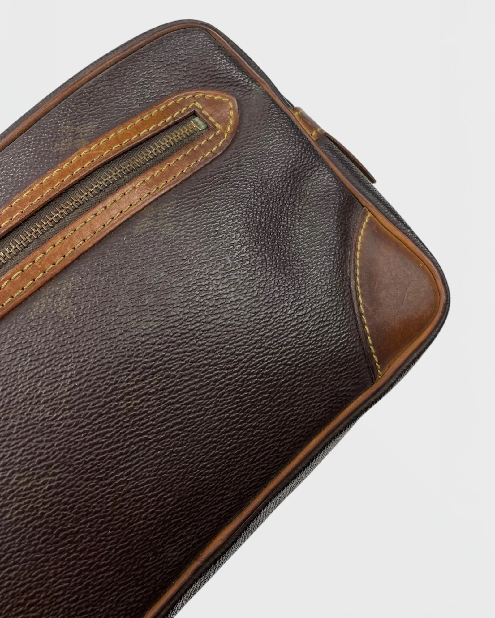 Louis Vuitton pochette dragonne