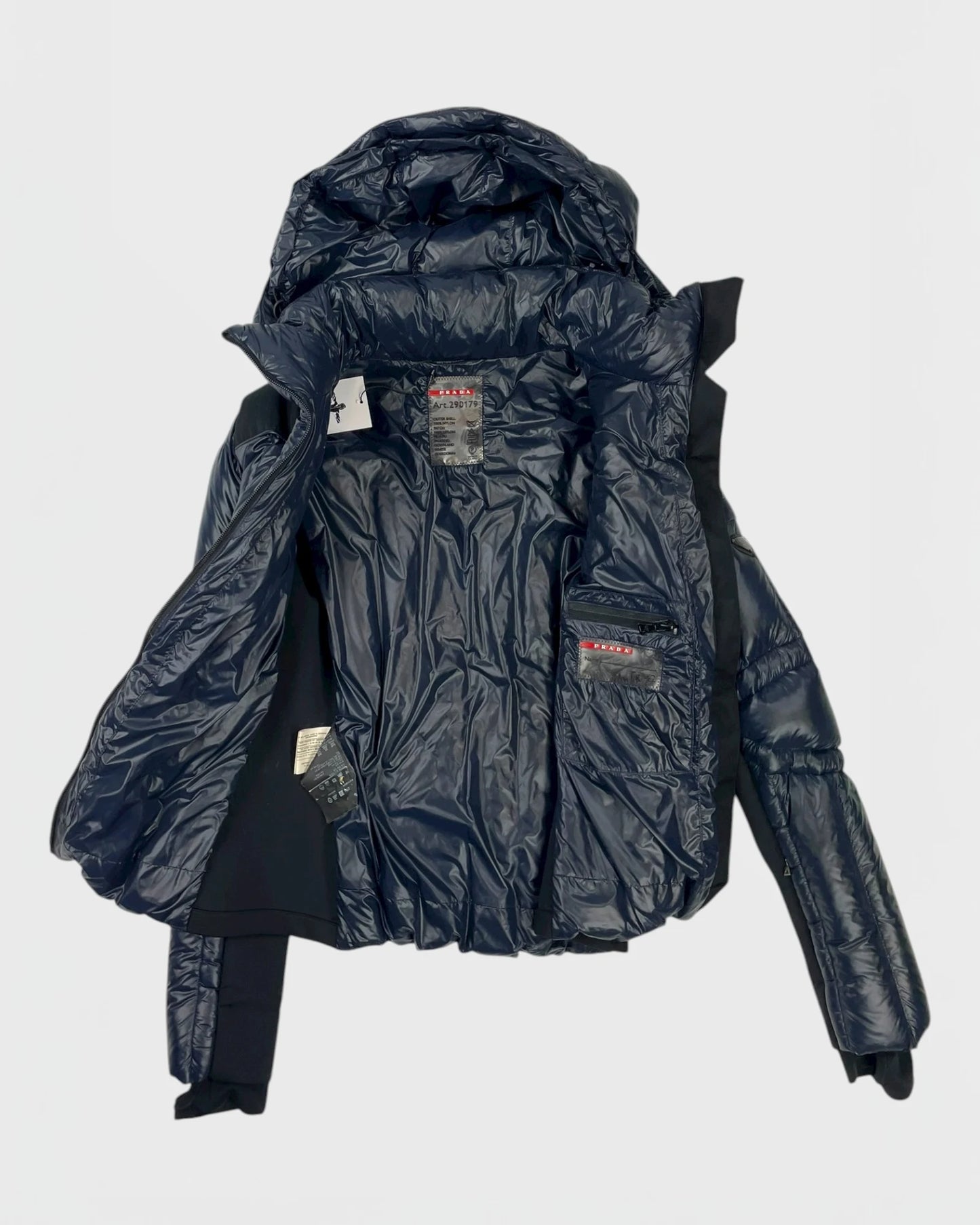 Prada doudoune triangle