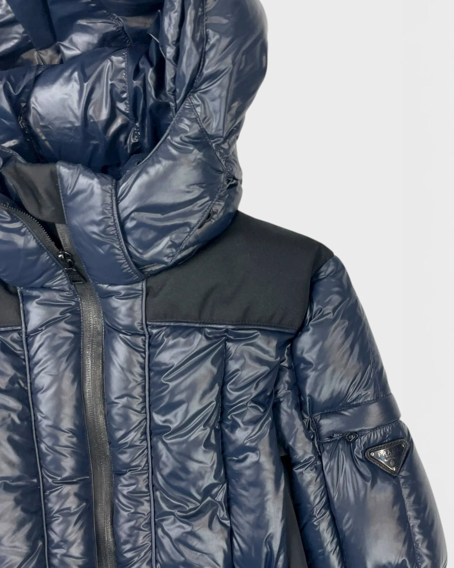 Prada doudoune triangle