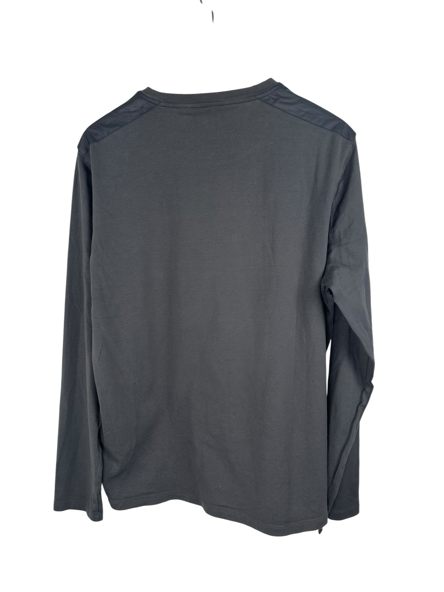 Prada pull fin