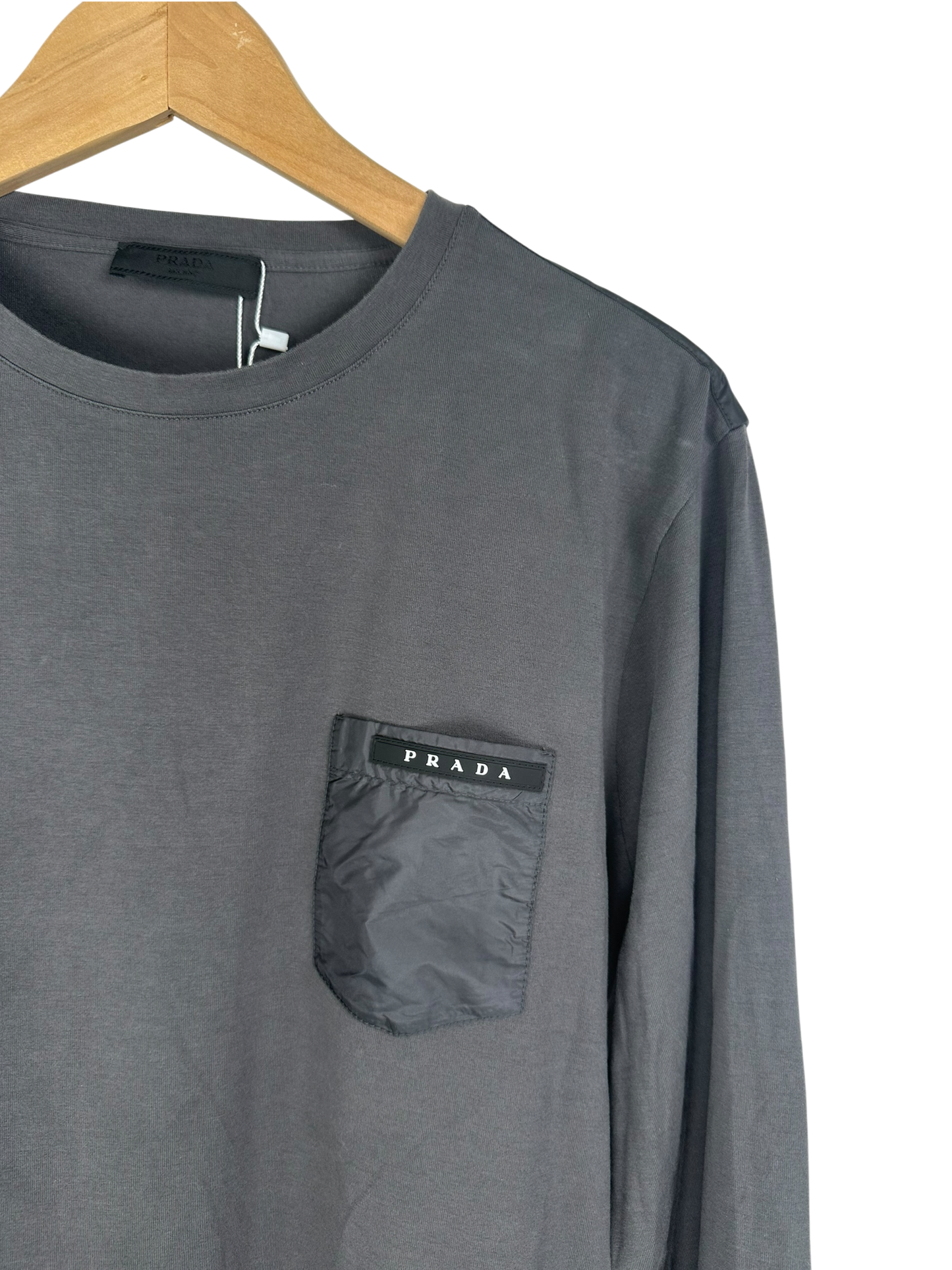 Prada pull fin