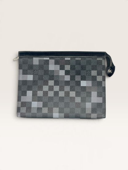 Louis vuitton pochette de voyage damoflage