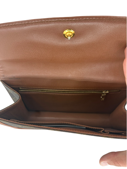 Louis Vuitton pochette monogramme