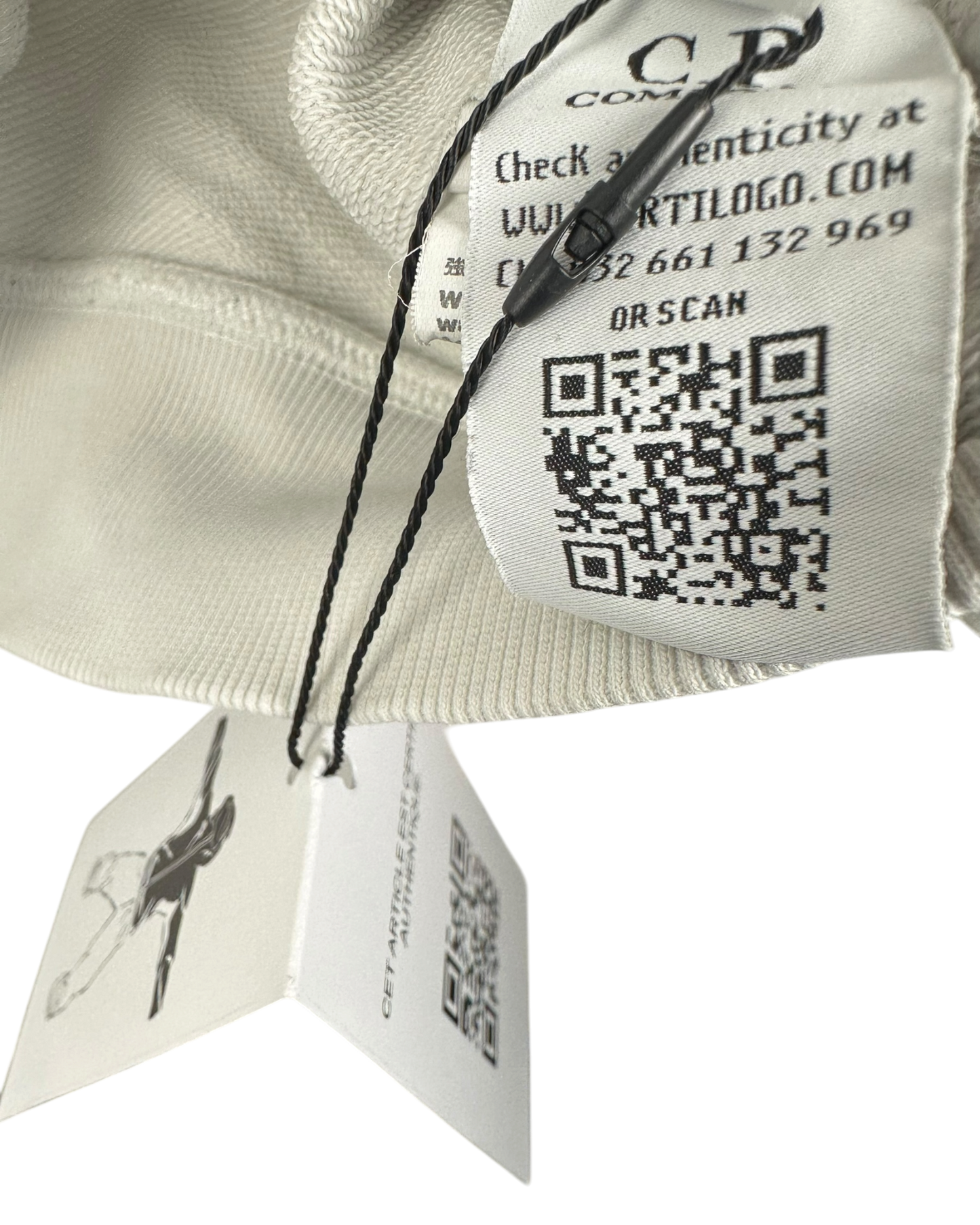 C.P. Company pull