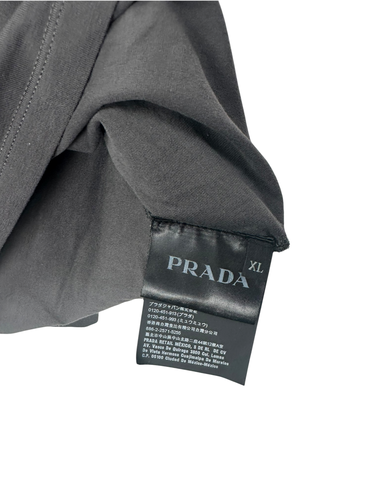 Prada pull fin