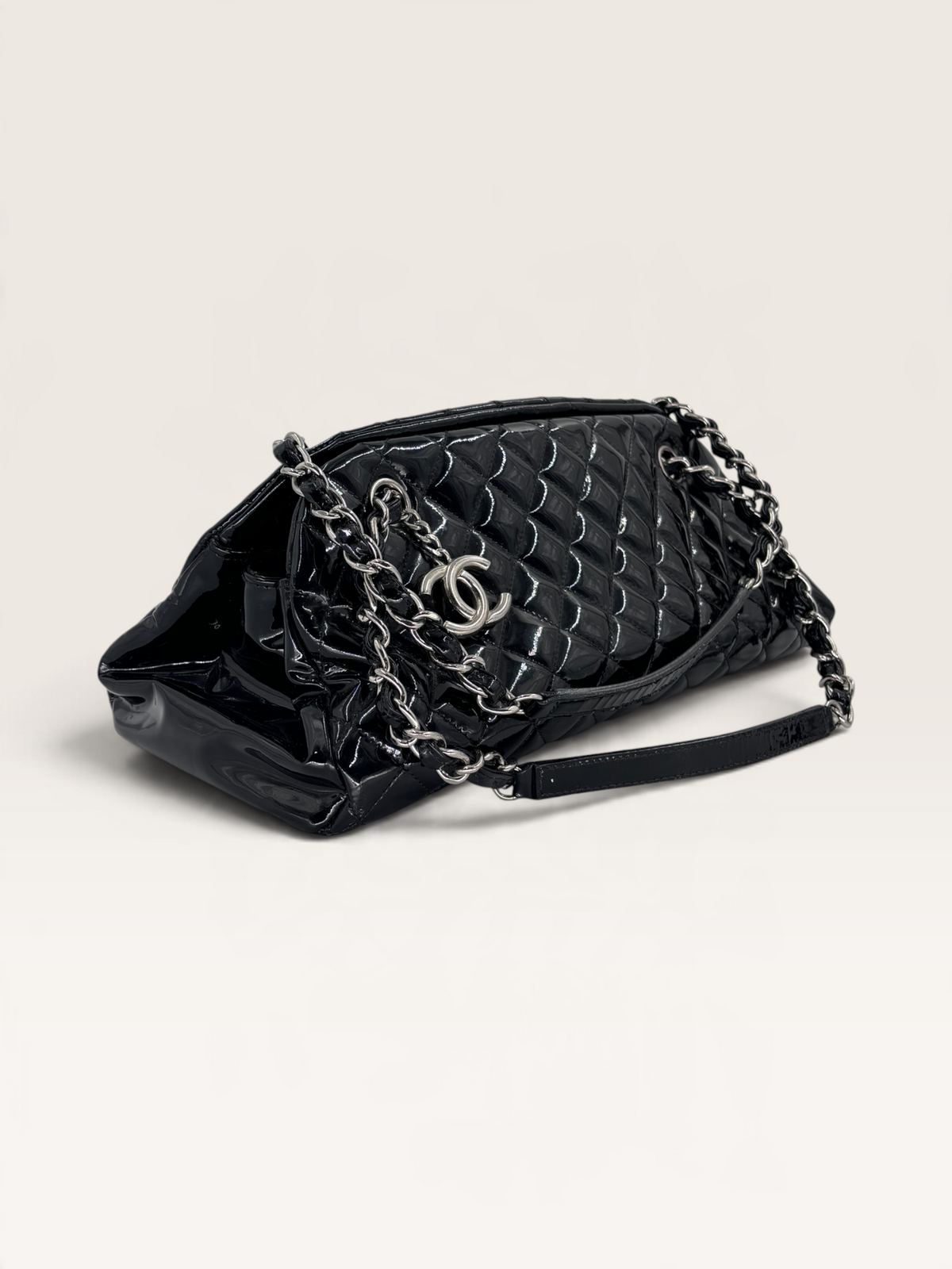 Chanel Mademoiselle sac a main cuir vernis