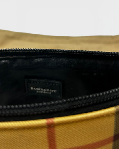 Burberry pouch / pochette