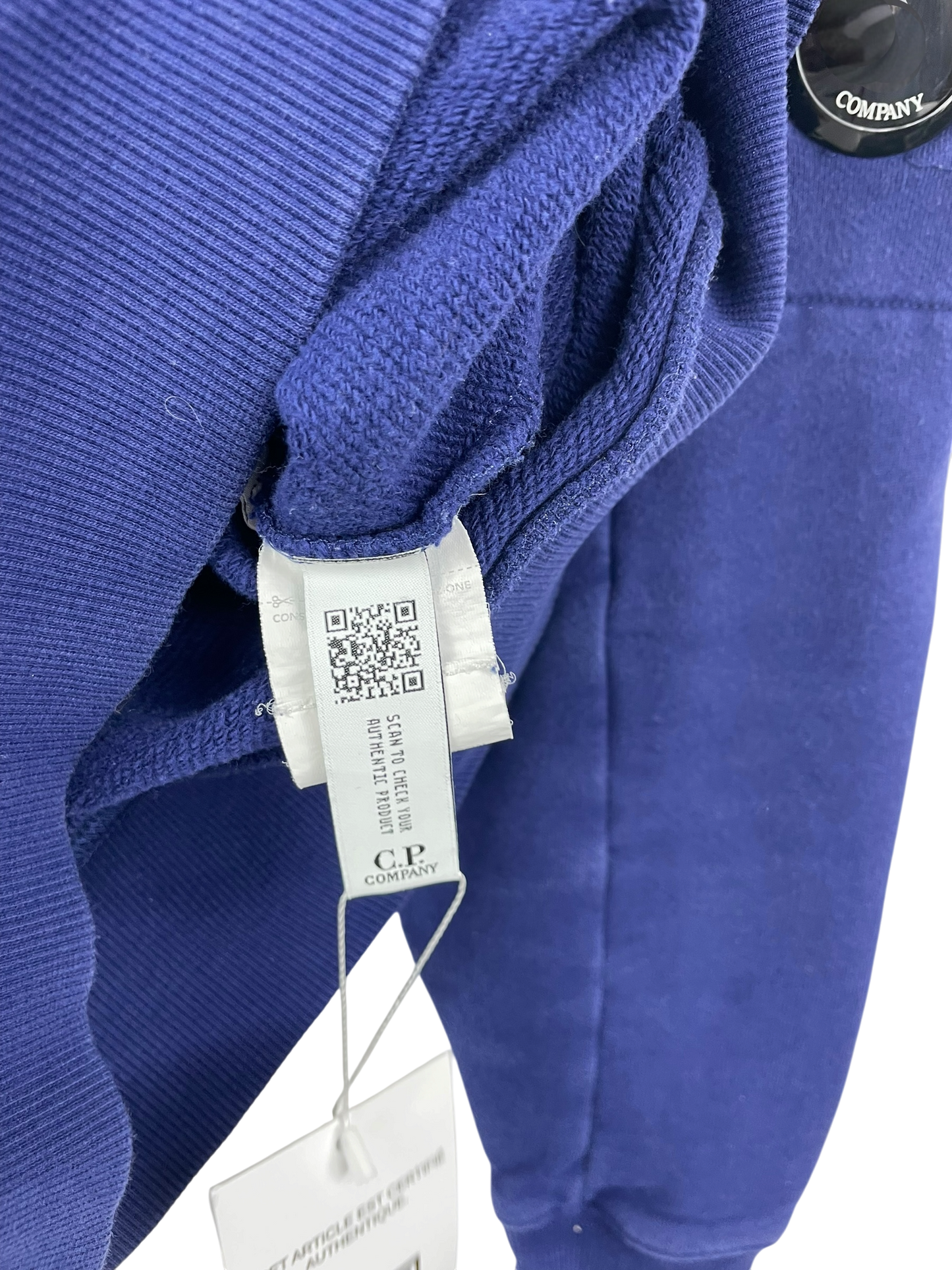 C.P. Company pull