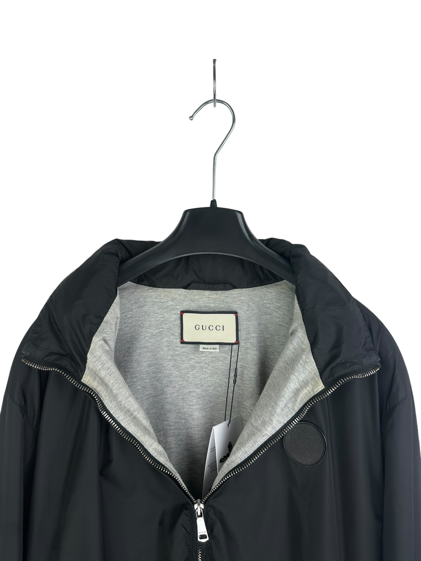 Gucci veste