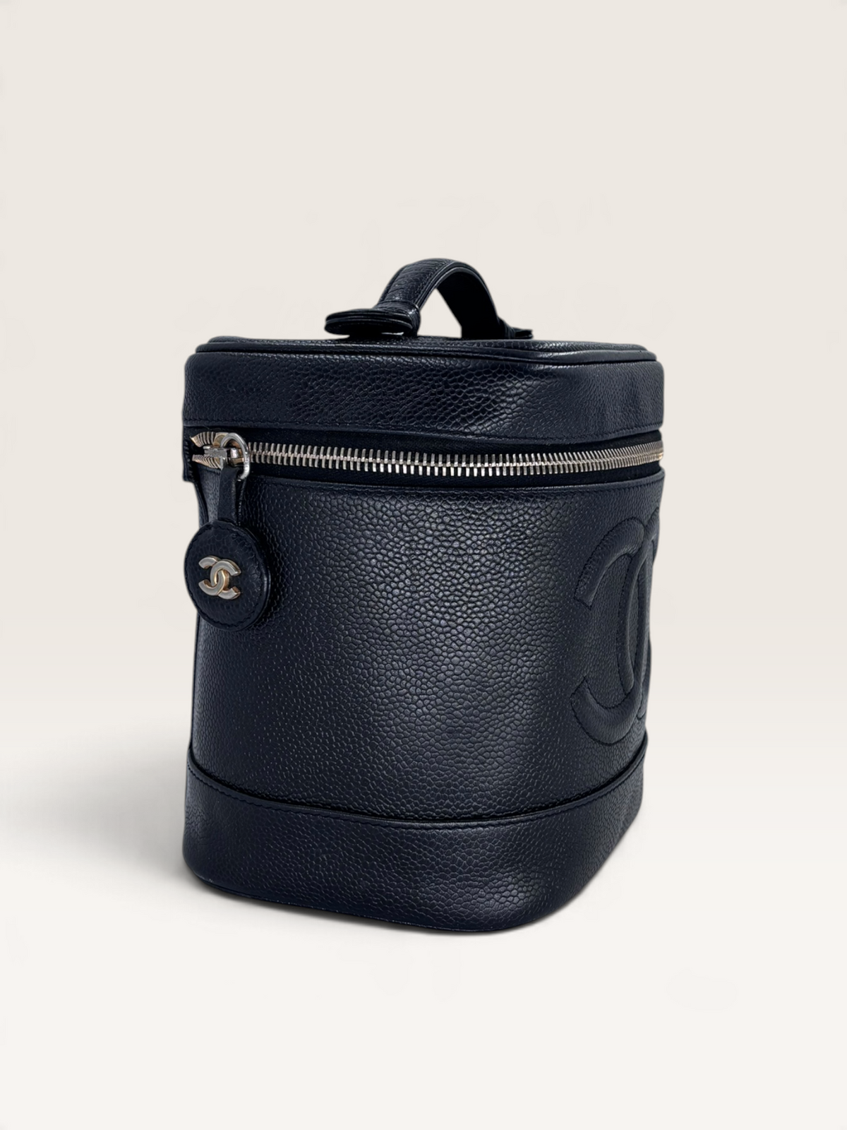 Chanel CC cuir caviar vanity case sac