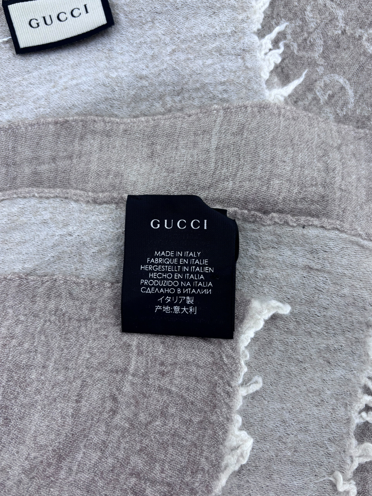 Gucci châle beige