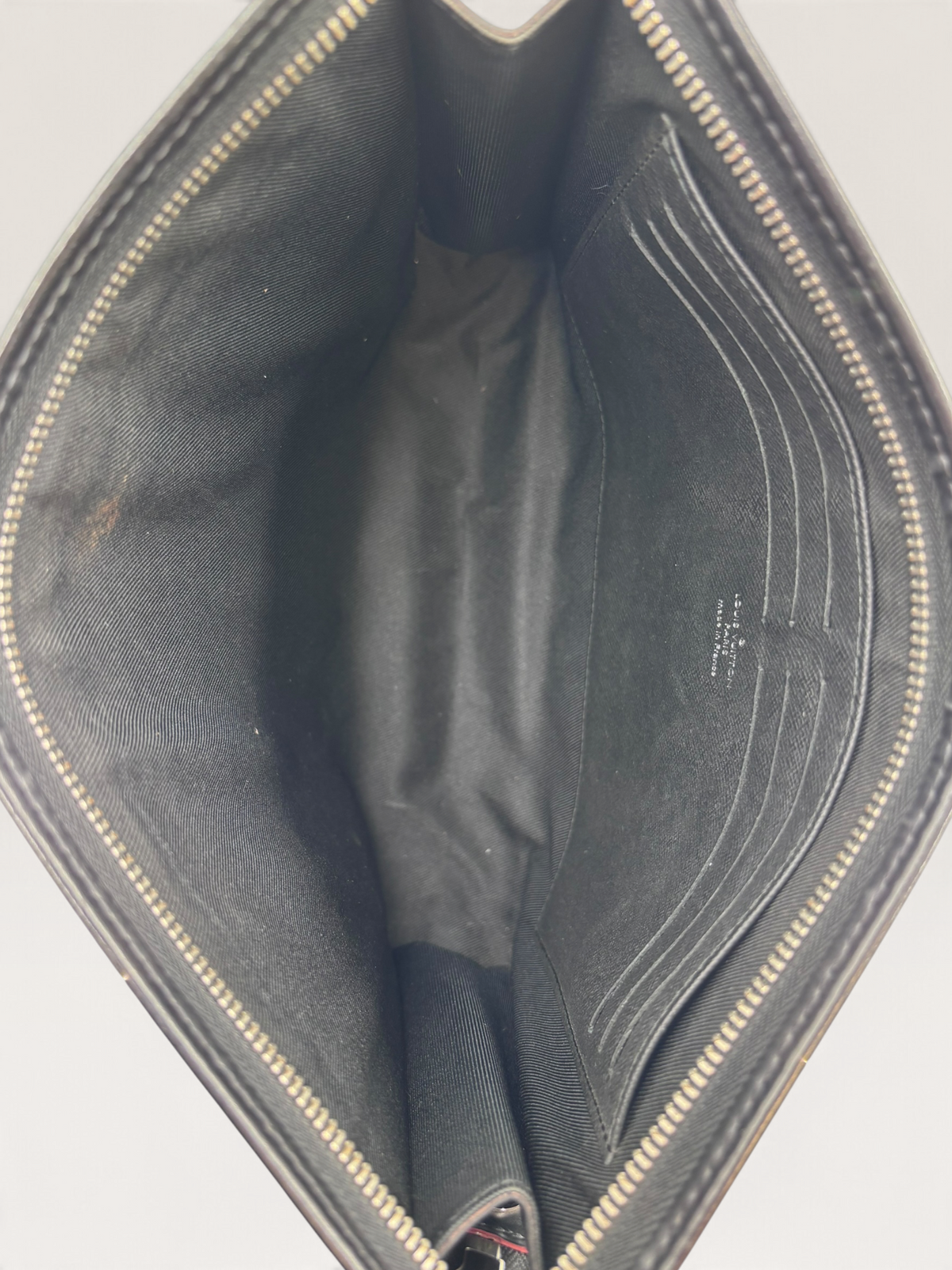 Louis Vuitton pochette de Voyage patch