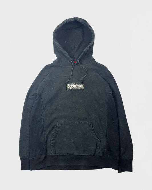 Supreme pull/hoodie