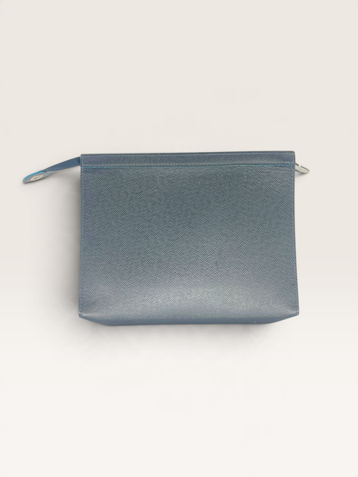 Louis Vuitton pochette de voyage en cuir Taigà
