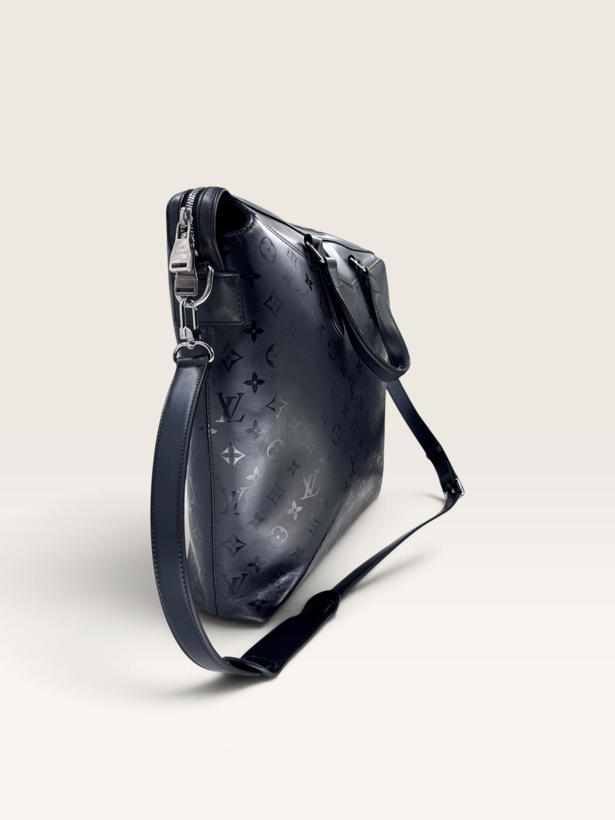 Louis Vuitton sac de voyage explorer monogramme