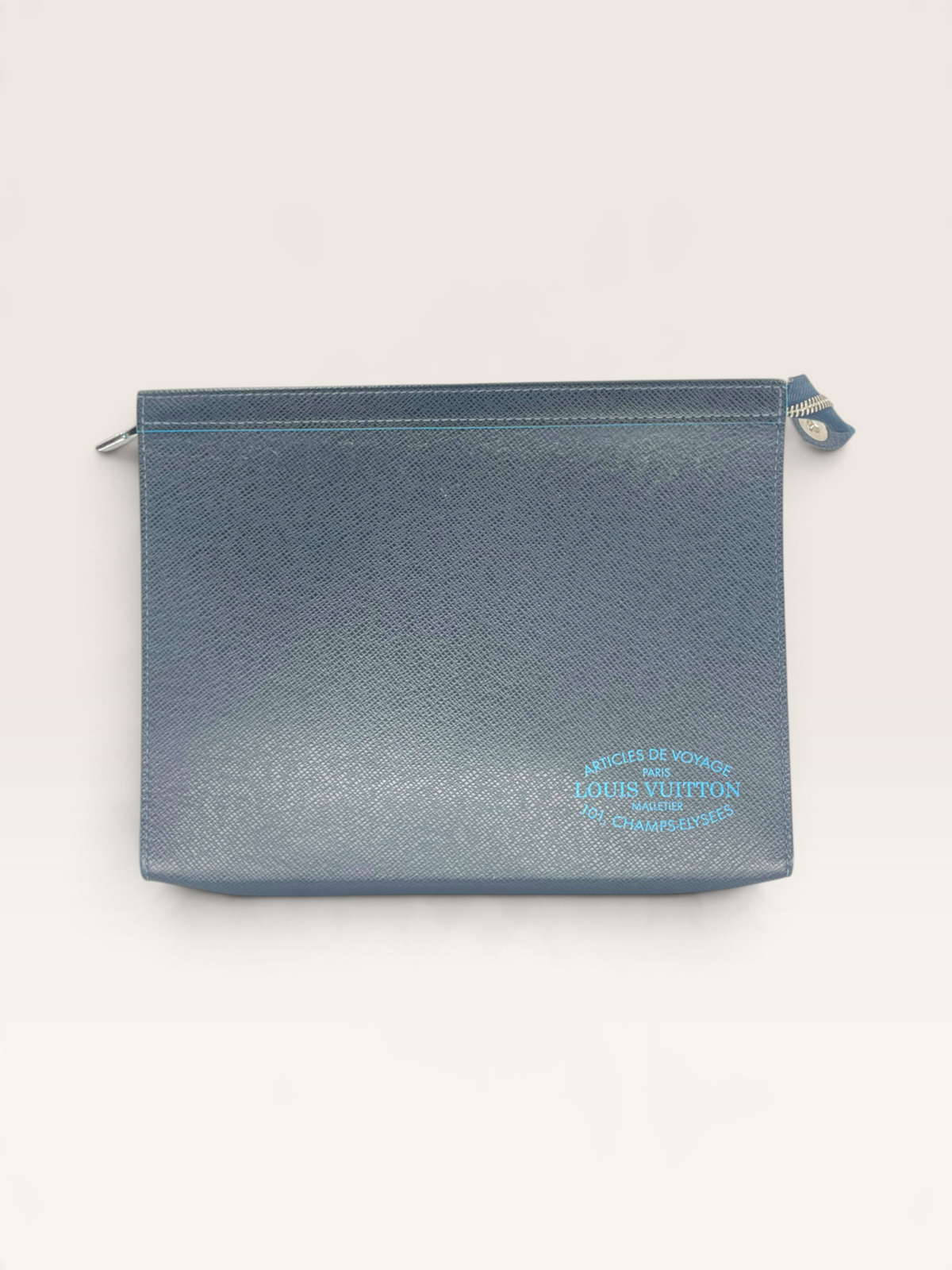 Louis Vuitton pochette de voyage en cuir Taigà