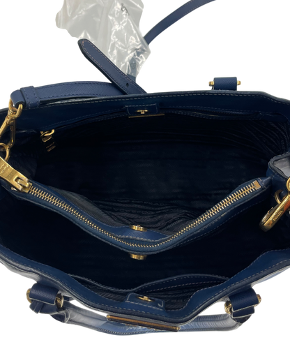 Prada sac à main avec bandoulière